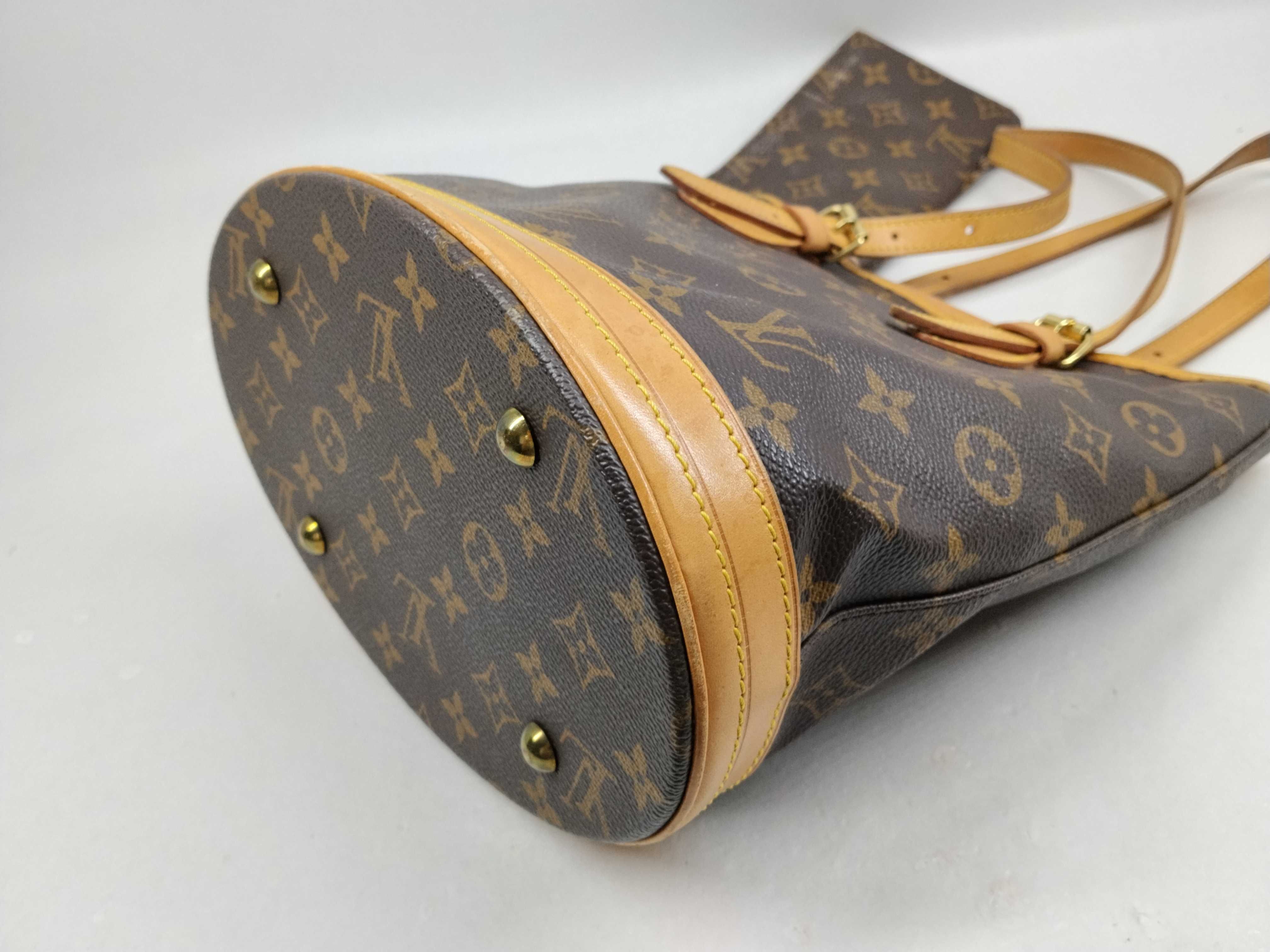Monogram [20% UP] M42238 Monogram Bucket PM Tote Bag with Attached Pouch — view 6
