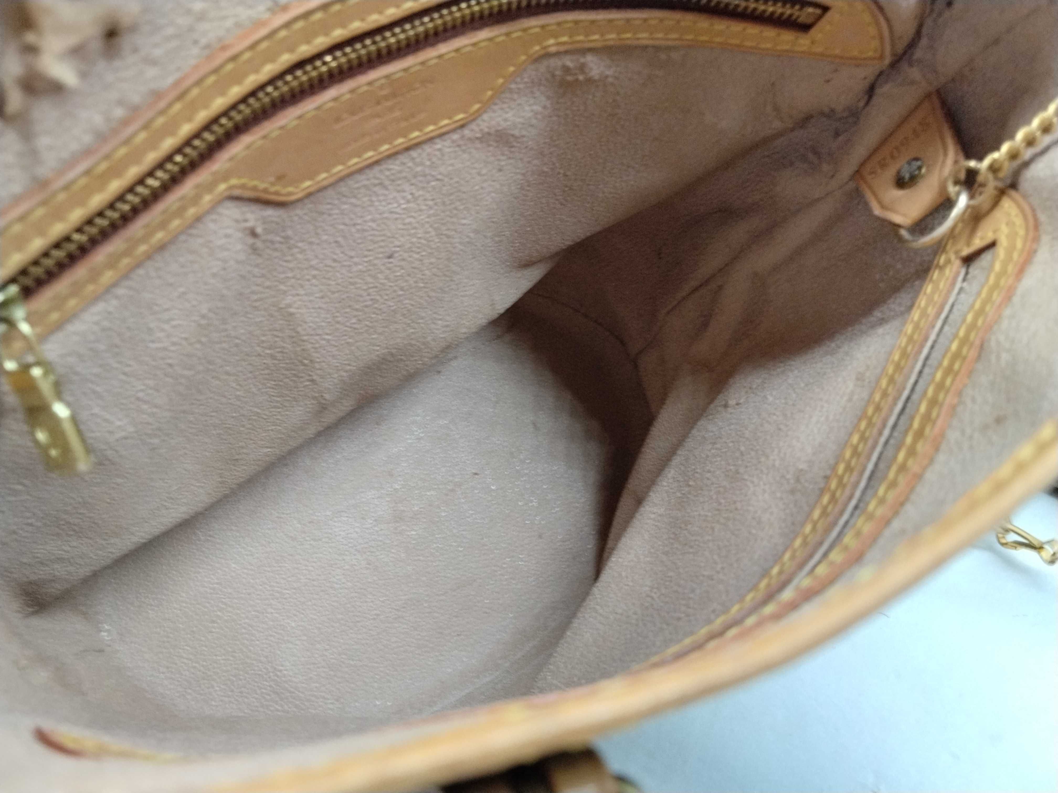 Monogram [20% UP] M42238 Monogram Bucket PM Tote Bag with Attached Pouch — view 8
