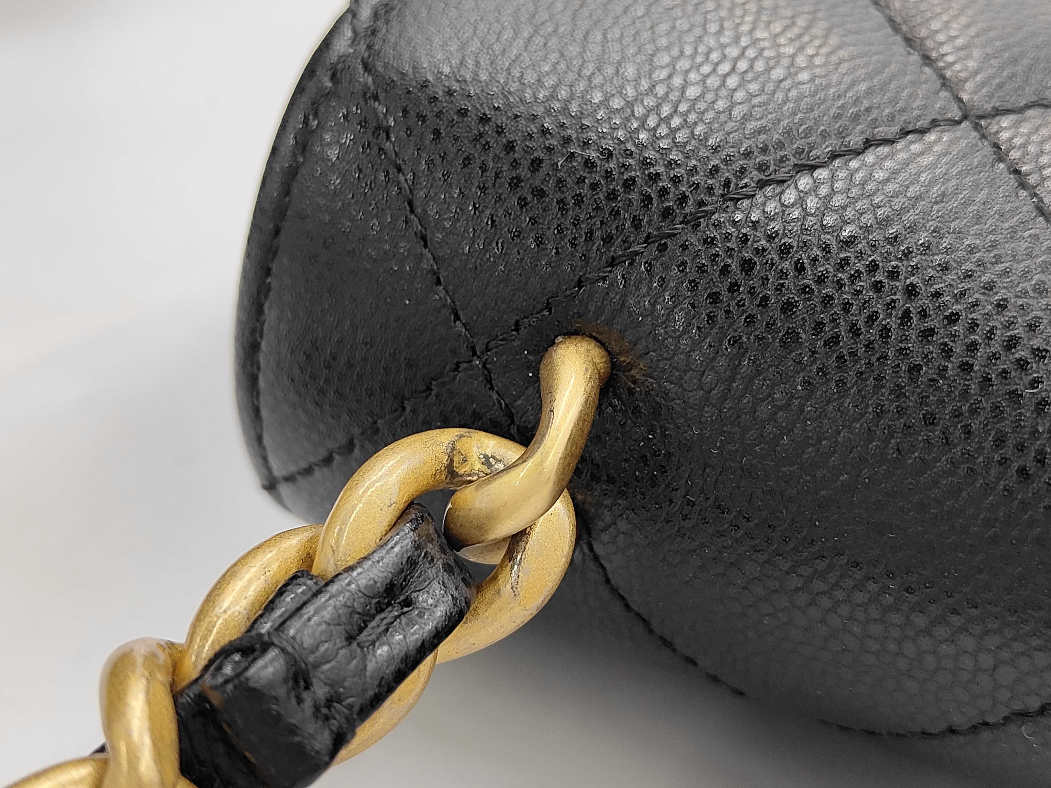 BAG CAVIAR SKIN SHINY CAVIAR QUILTED SMALL FLAP Shoulder Bag — view 5