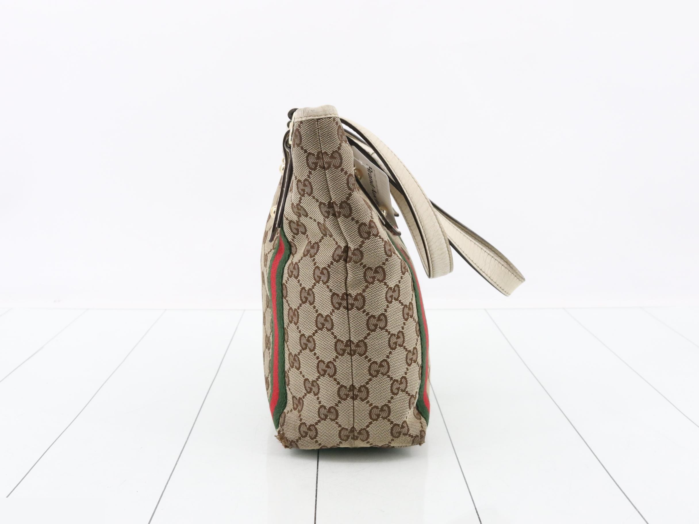 GG Canvas Handbag 162898 — view 3