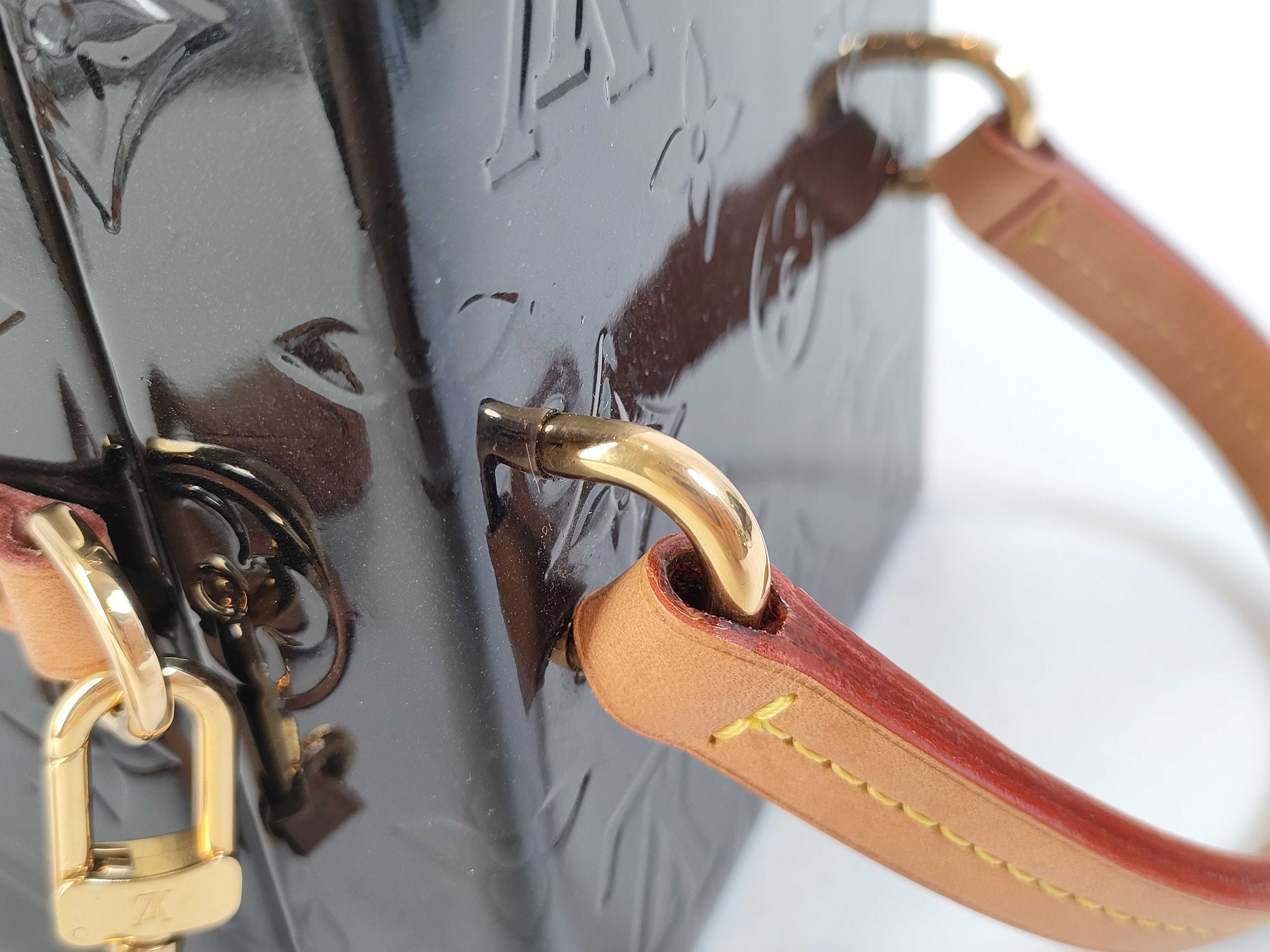 Vernis Louis Vuitton M90375 Monogram Vernis Spring Street PM Handbag Vanity Bag — view 6