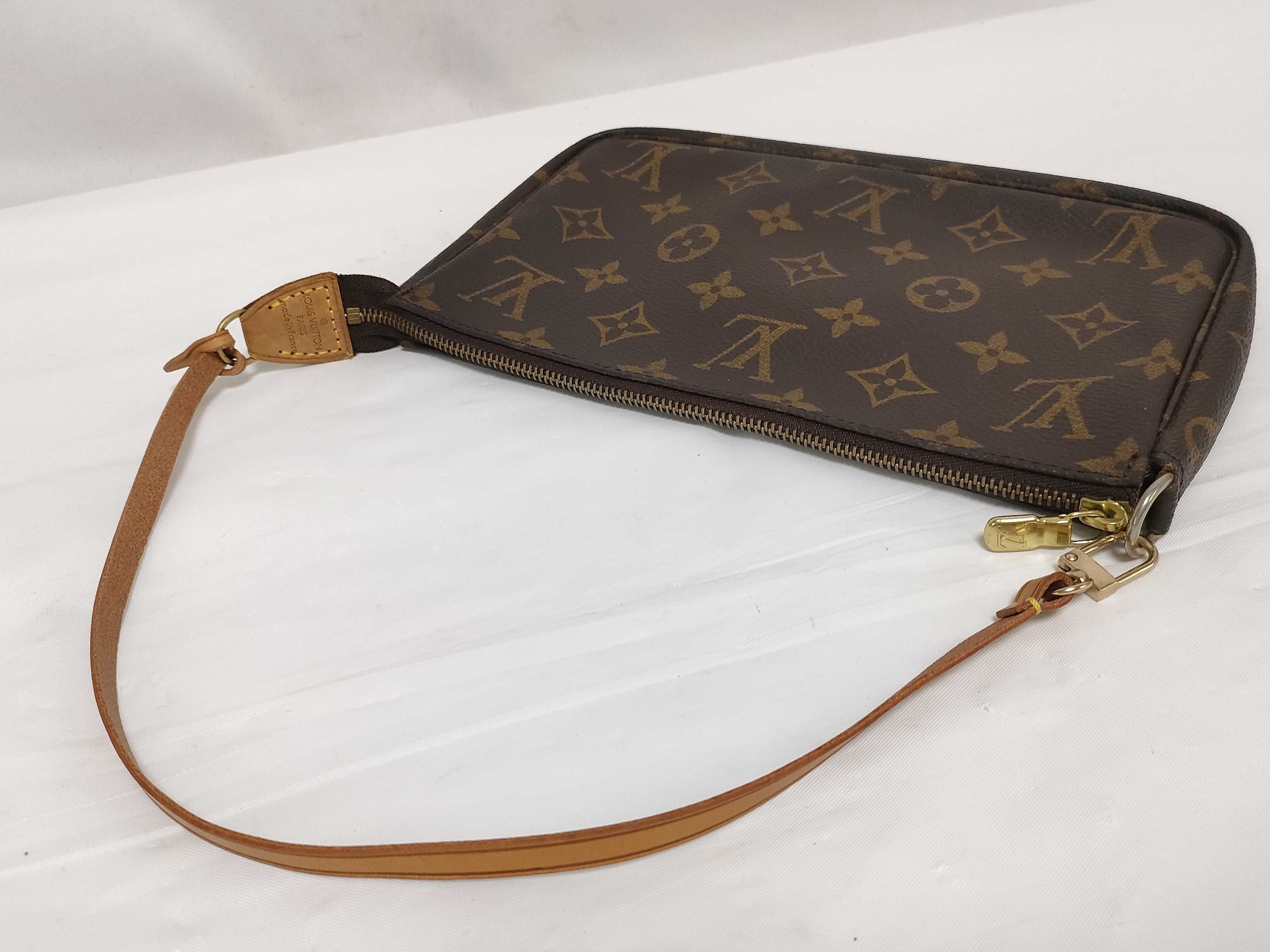 Monogram Accessoires AR1929 Handbag — view 3