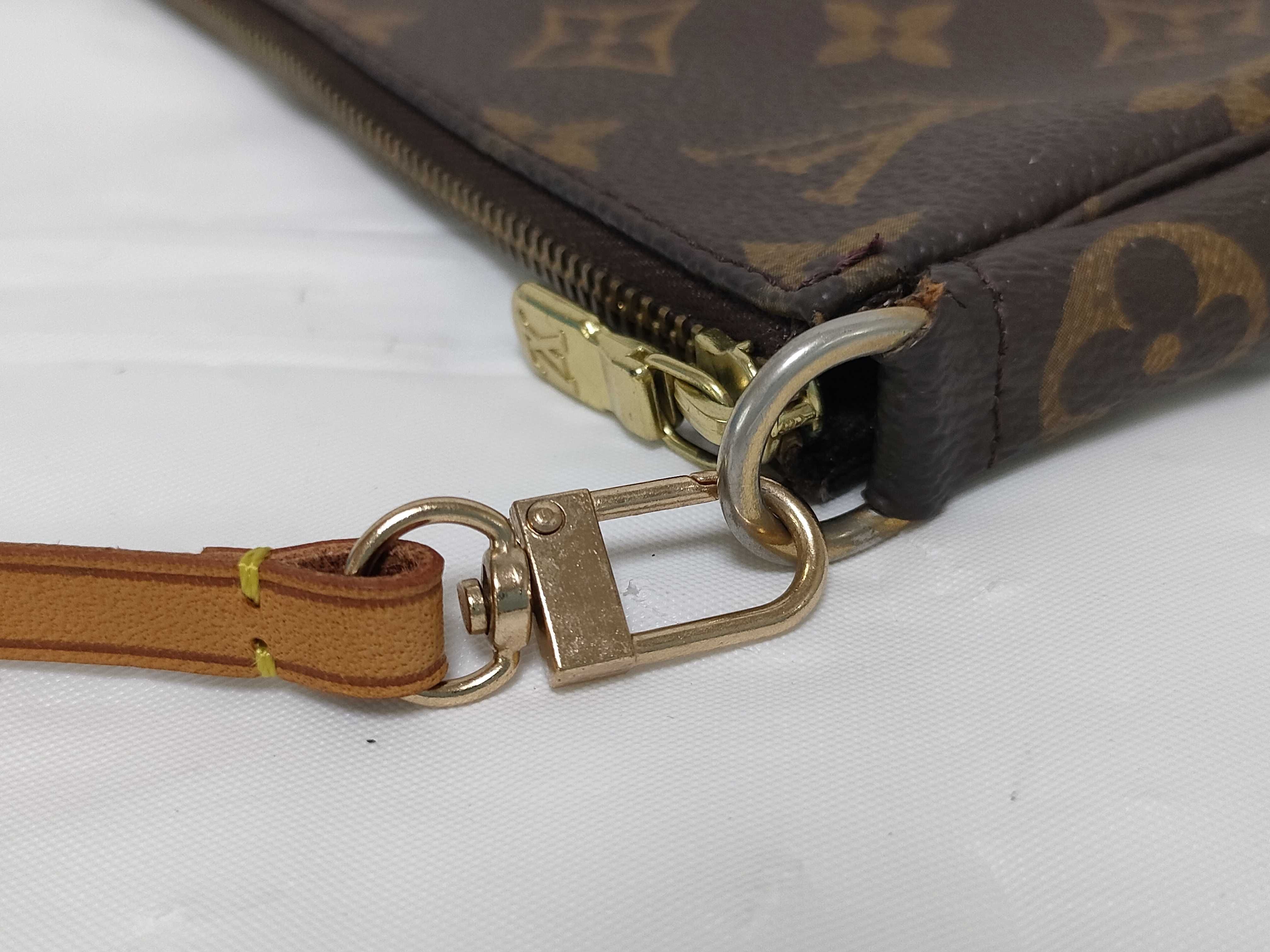 Monogram Accessoires AR1929 Handbag — view 5