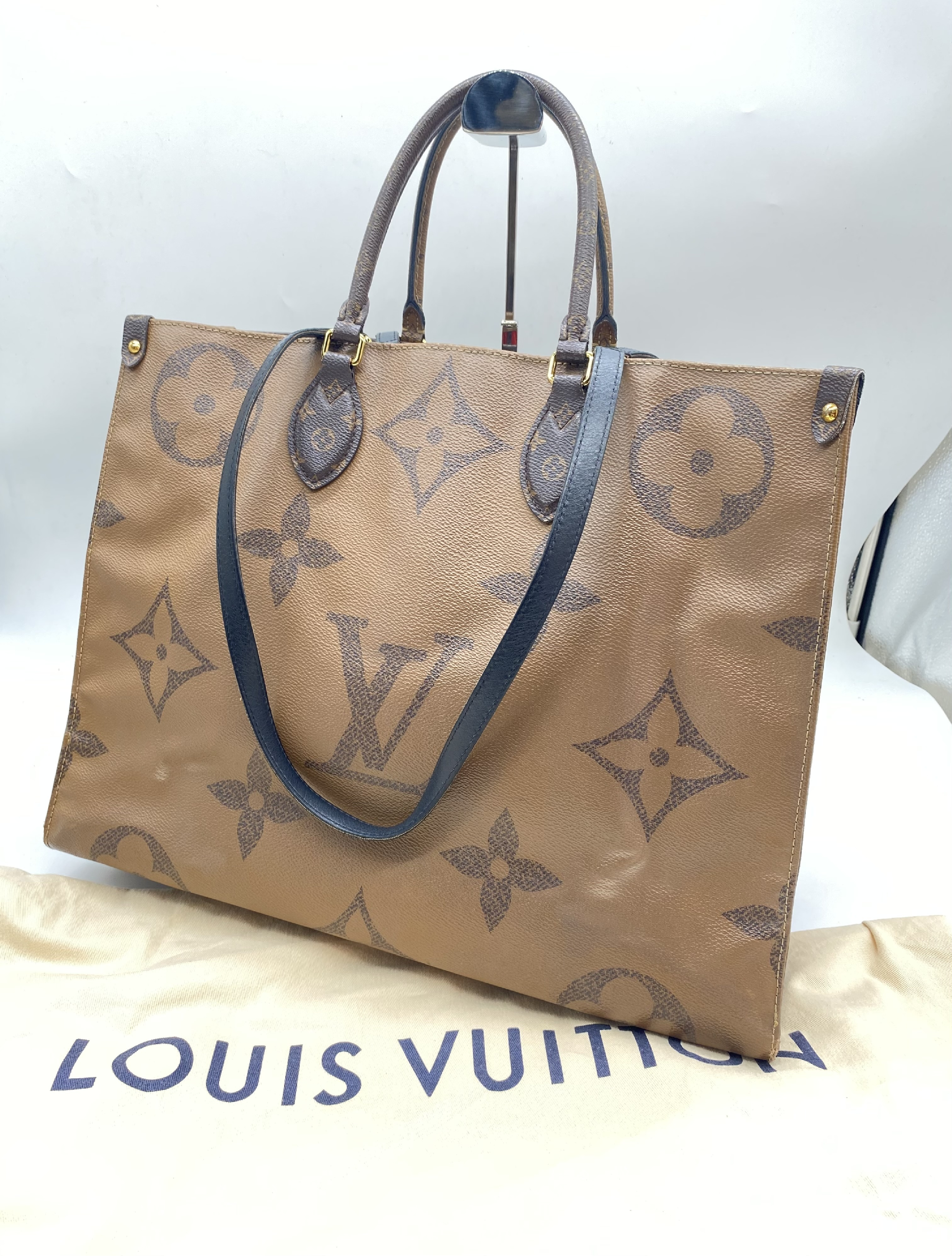 Monogram Giant OnTheGo GM Handbag M44576 Tote Bag — view 2