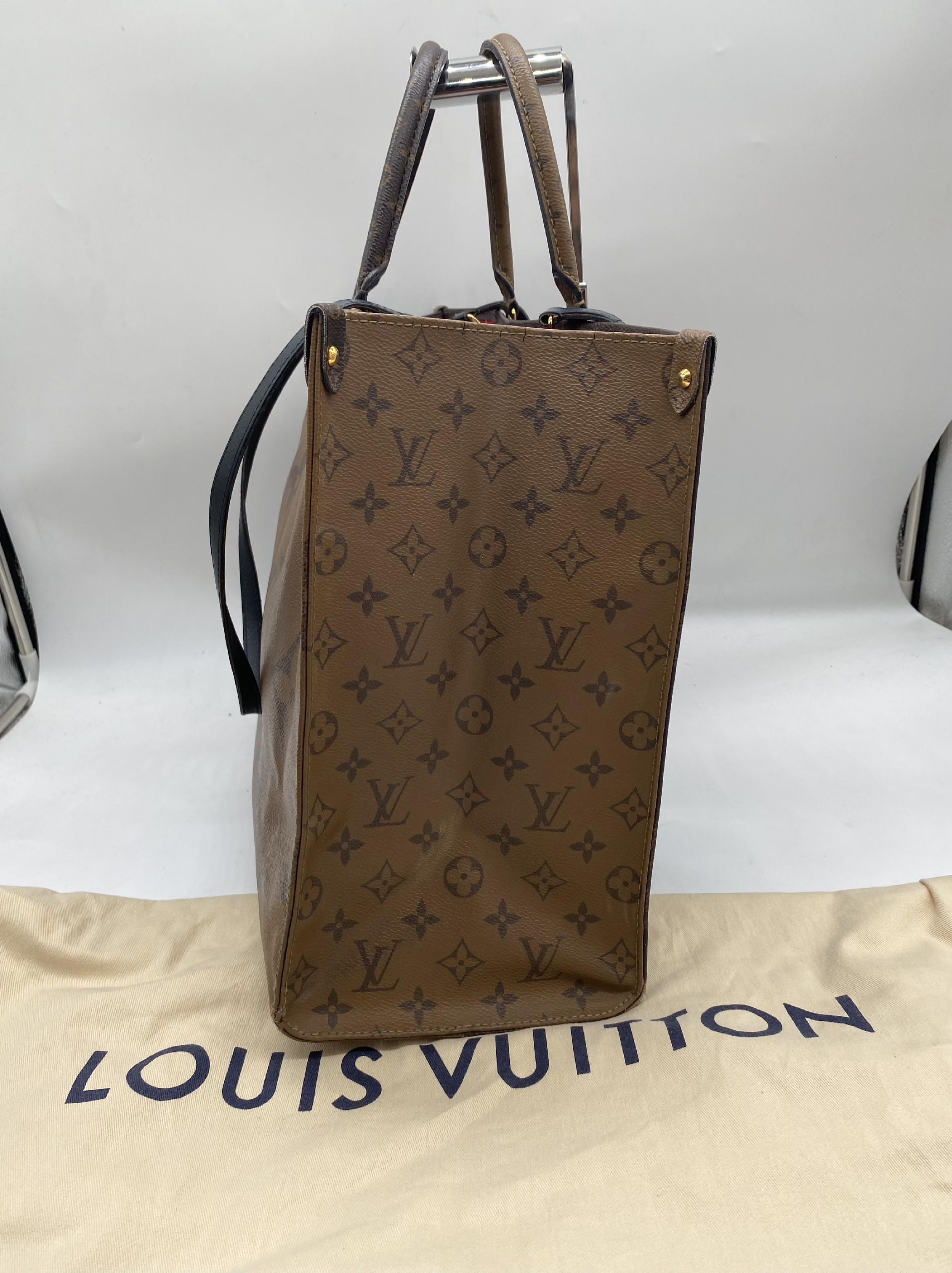 Monogram Giant OnTheGo GM Handbag M44576 Tote Bag — view 4