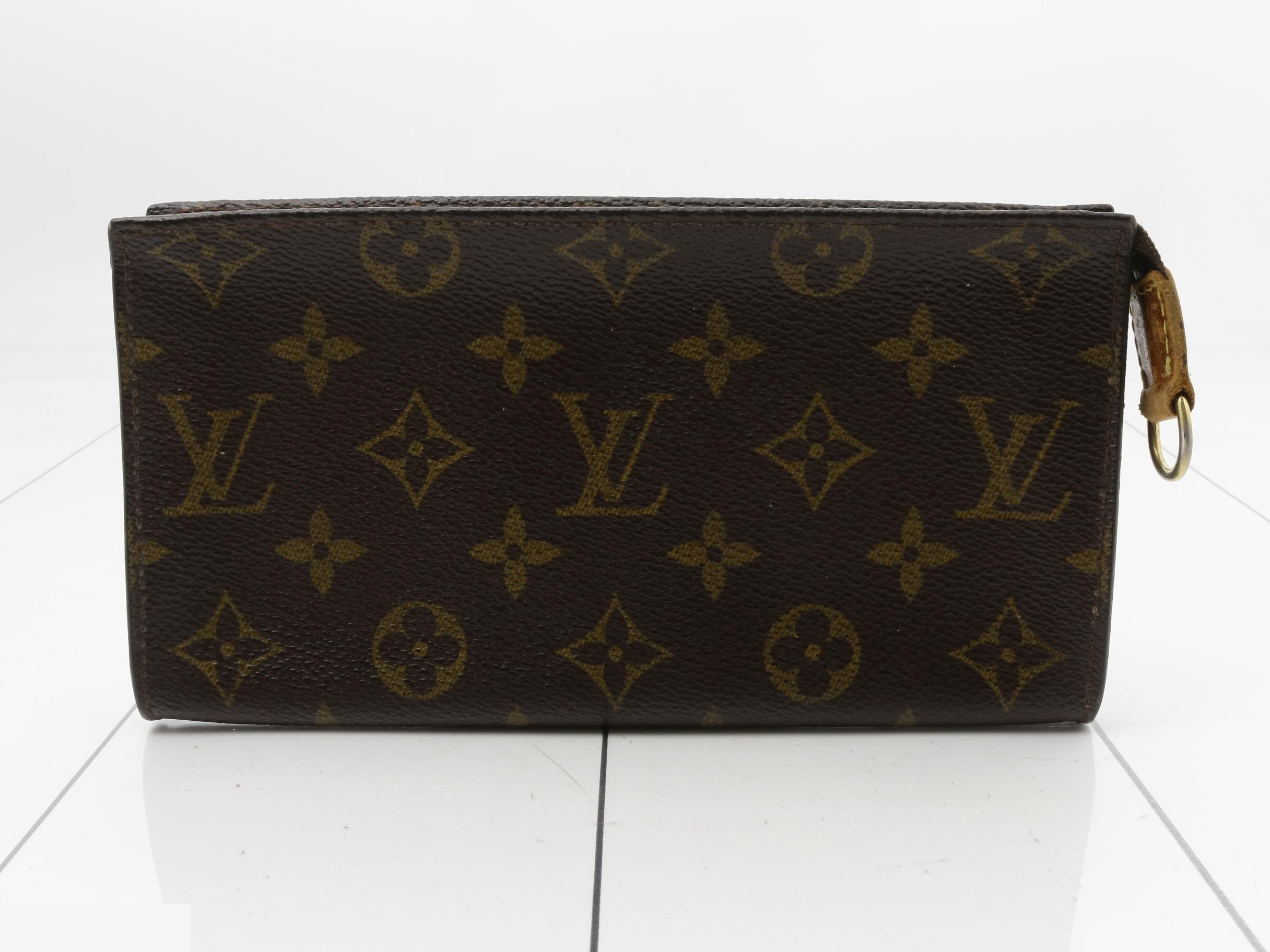 Monogram Bucket GM included pouch