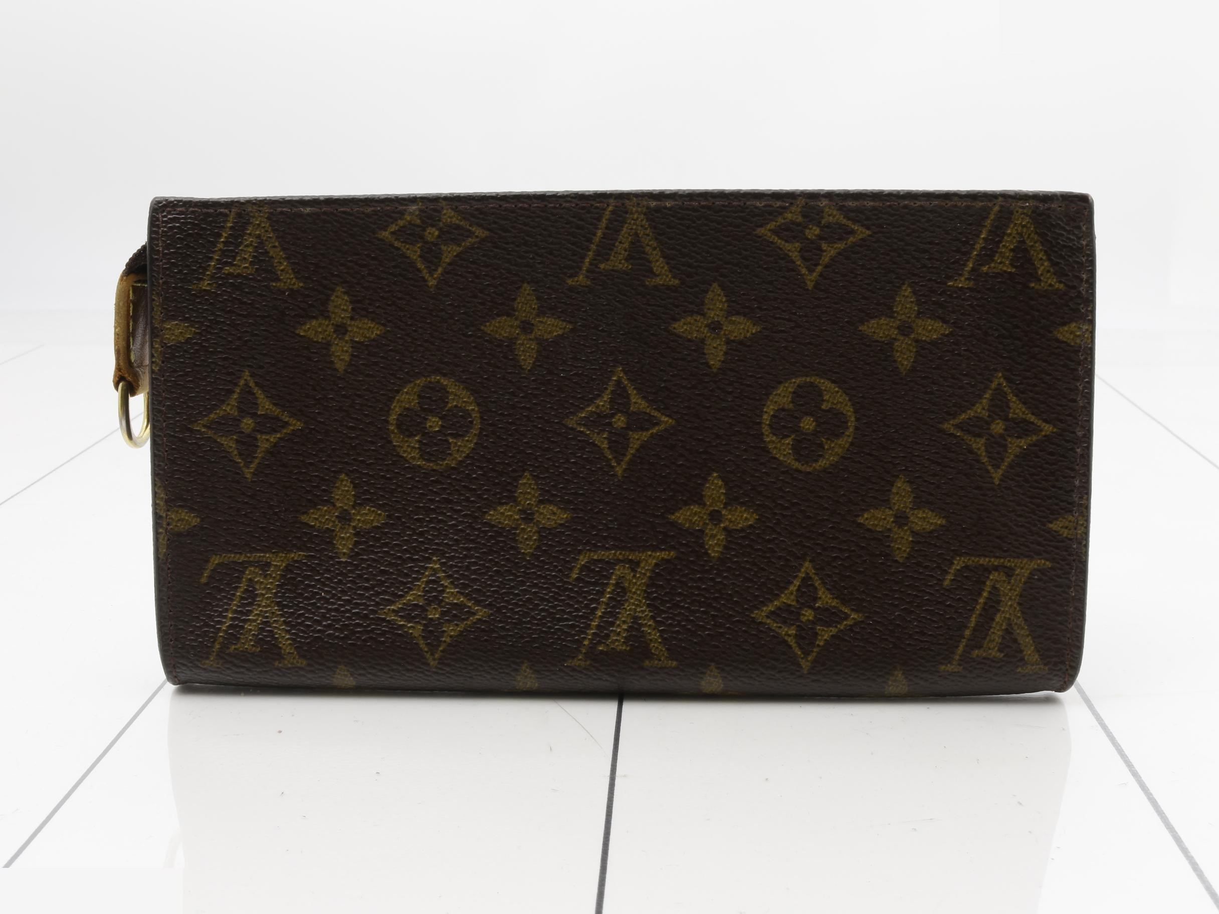 Monogram Bucket GM included pouch — view 2