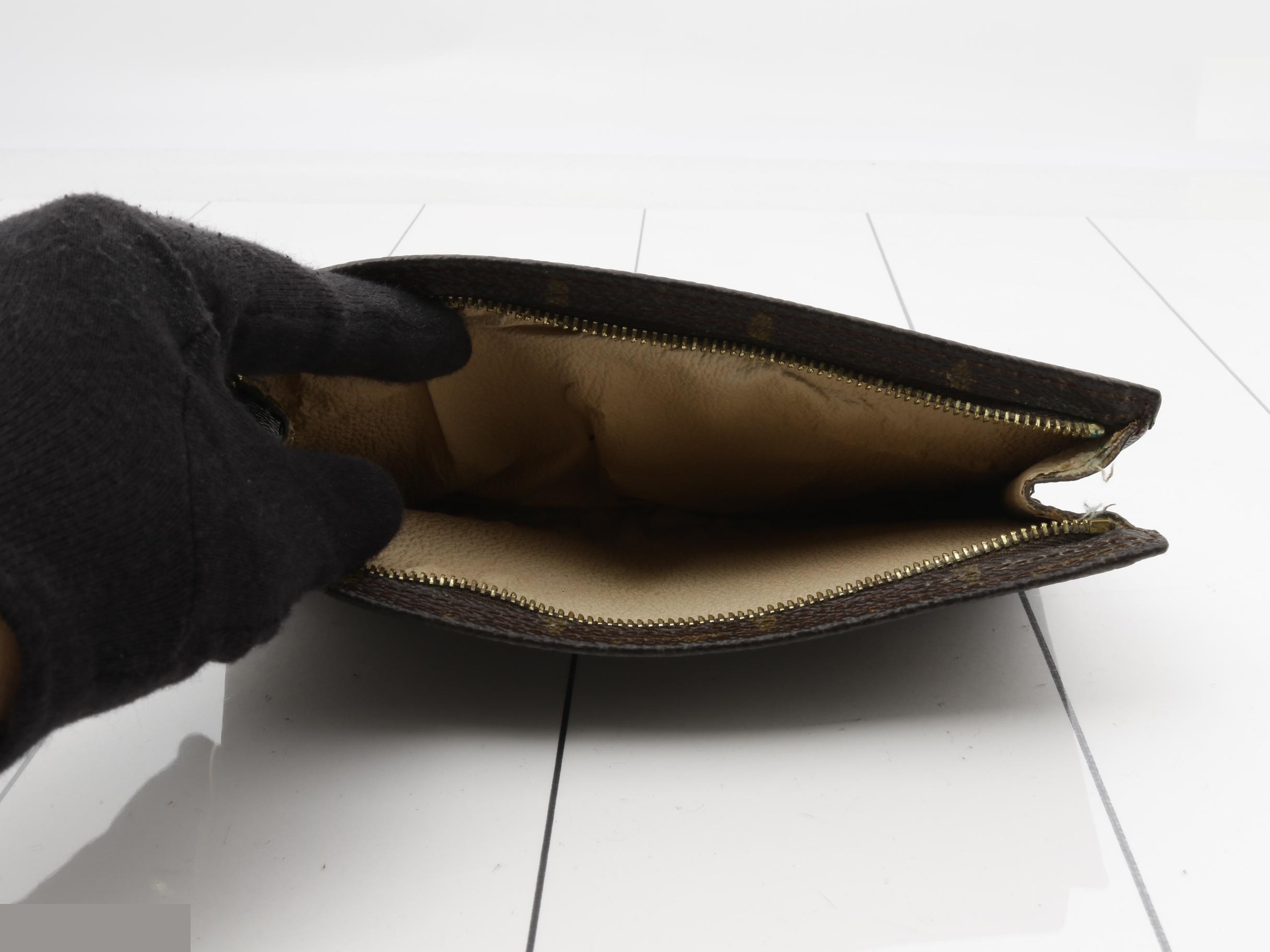 Monogram Bucket GM included pouch — view 4