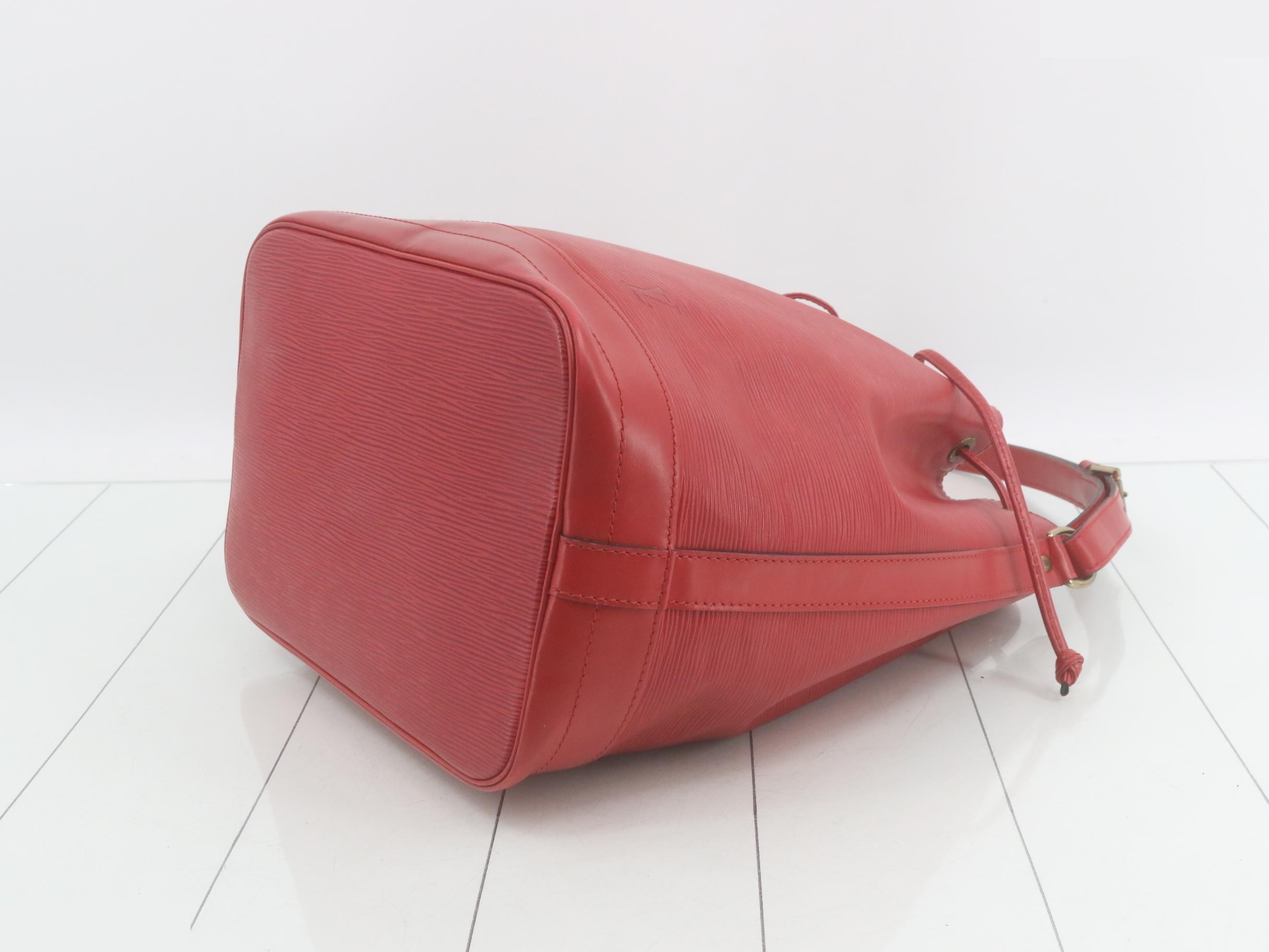 Noe Red Shoulder Bag — view 6