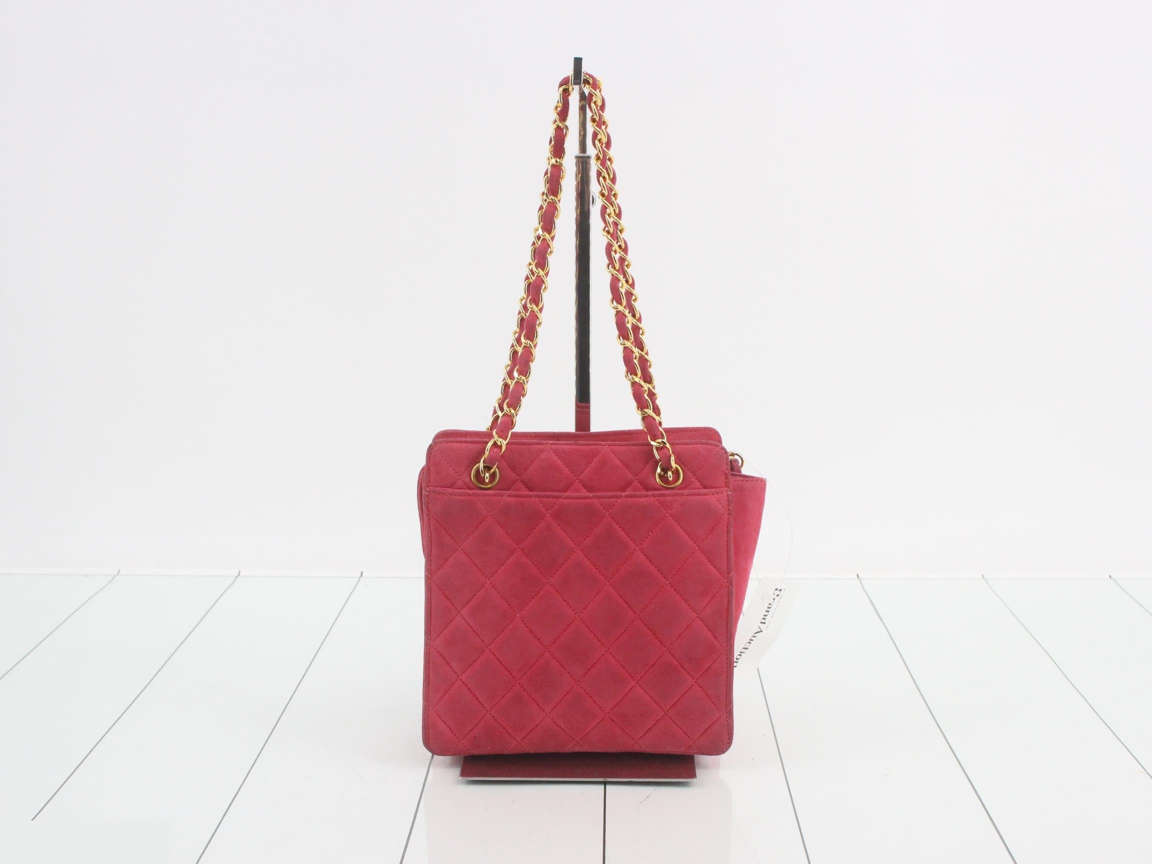 Matelassé Turnlock Chain Semi-Shoulder Bag (Pink) — view 2
