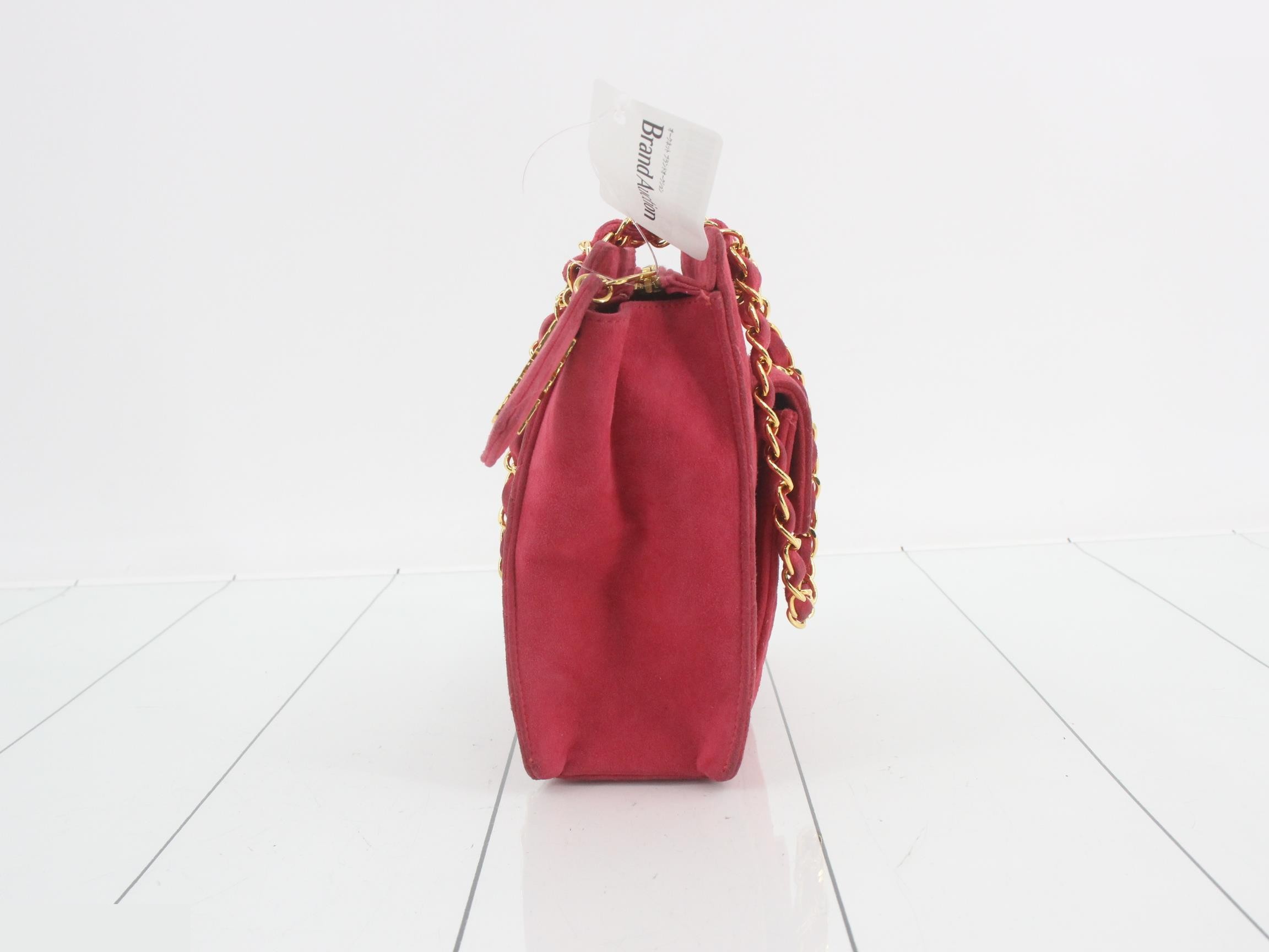 Matelassé Turnlock Chain Semi-Shoulder Bag (Pink) — view 4