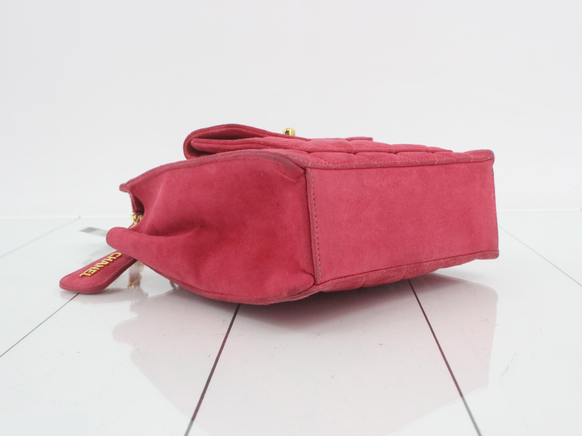Matelassé Turnlock Chain Semi-Shoulder Bag (Pink) — view 5
