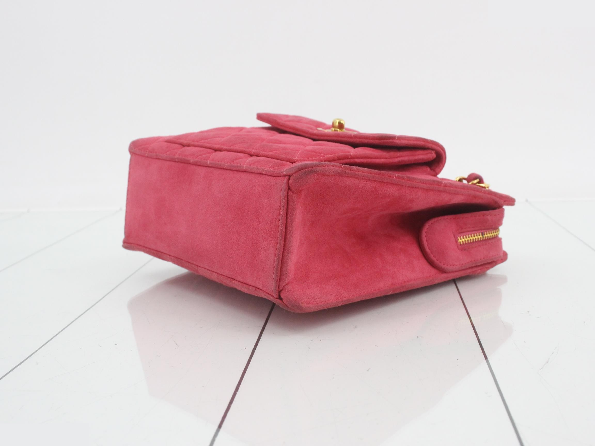 Matelassé Turnlock Chain Semi-Shoulder Bag (Pink) — view 6