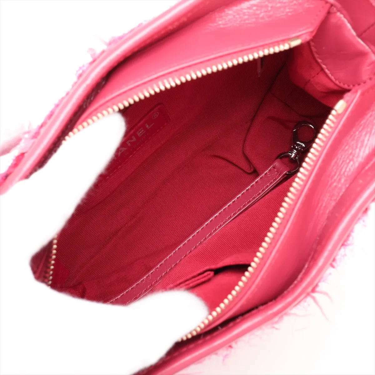 Gabrielle de Chanel tweed and leather chain shoulder bag, pink with gold and silver hardware, serial number 24. — view 7