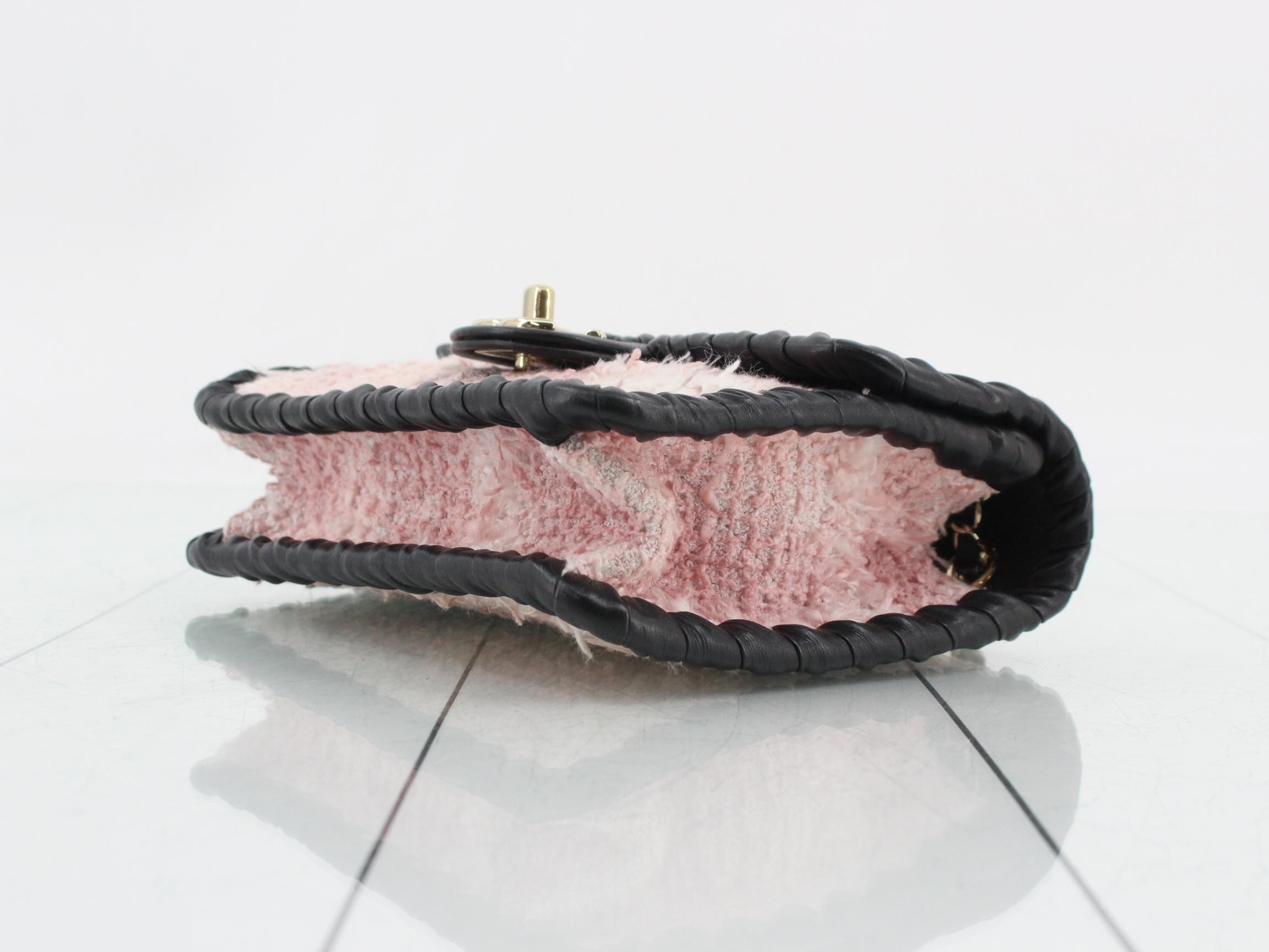 Tweed chain shoulder bag with plate — view 6