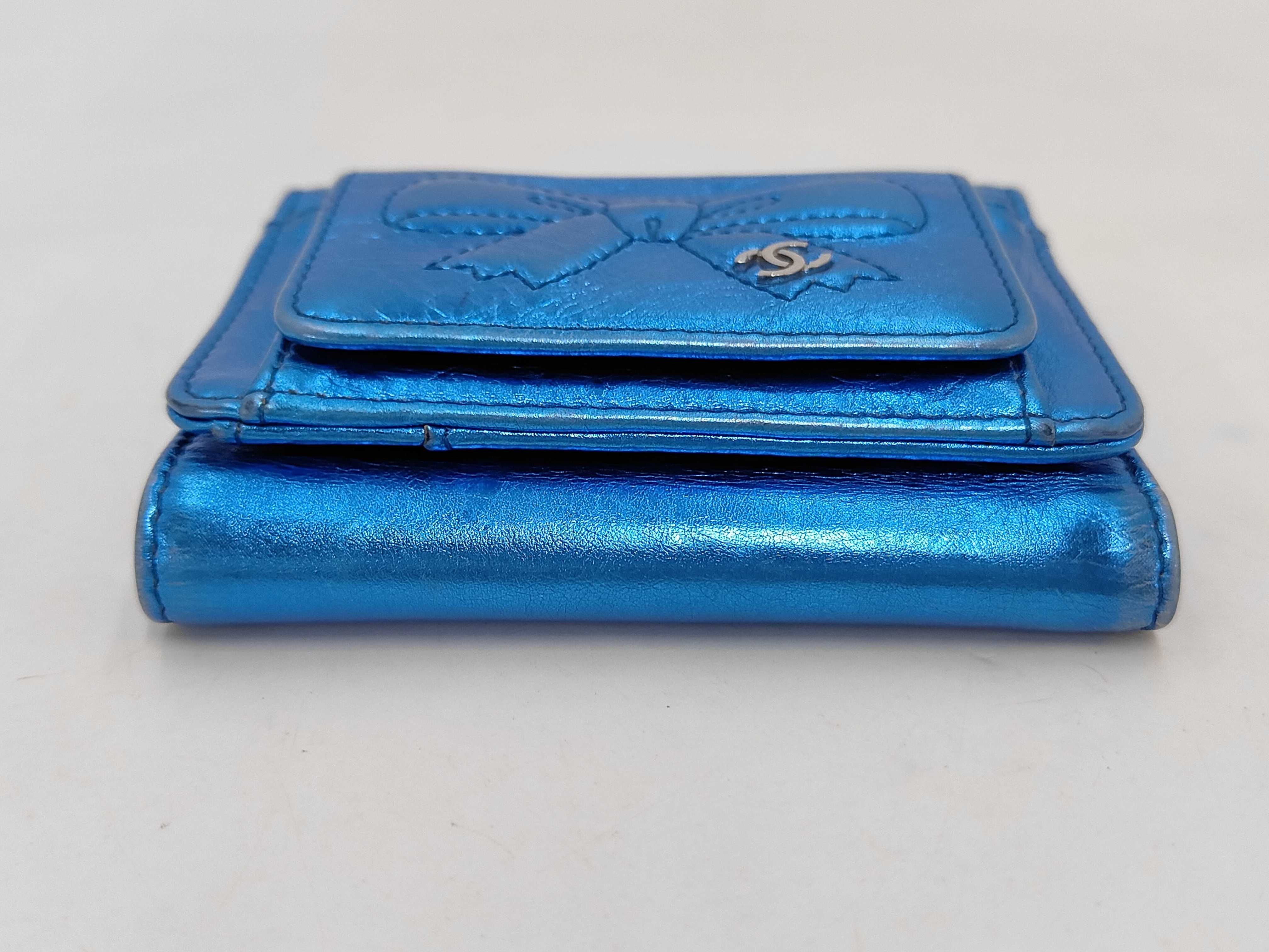 Ribbon Coco Mark Double Hook Tri-fold Compact Wallet — view 3