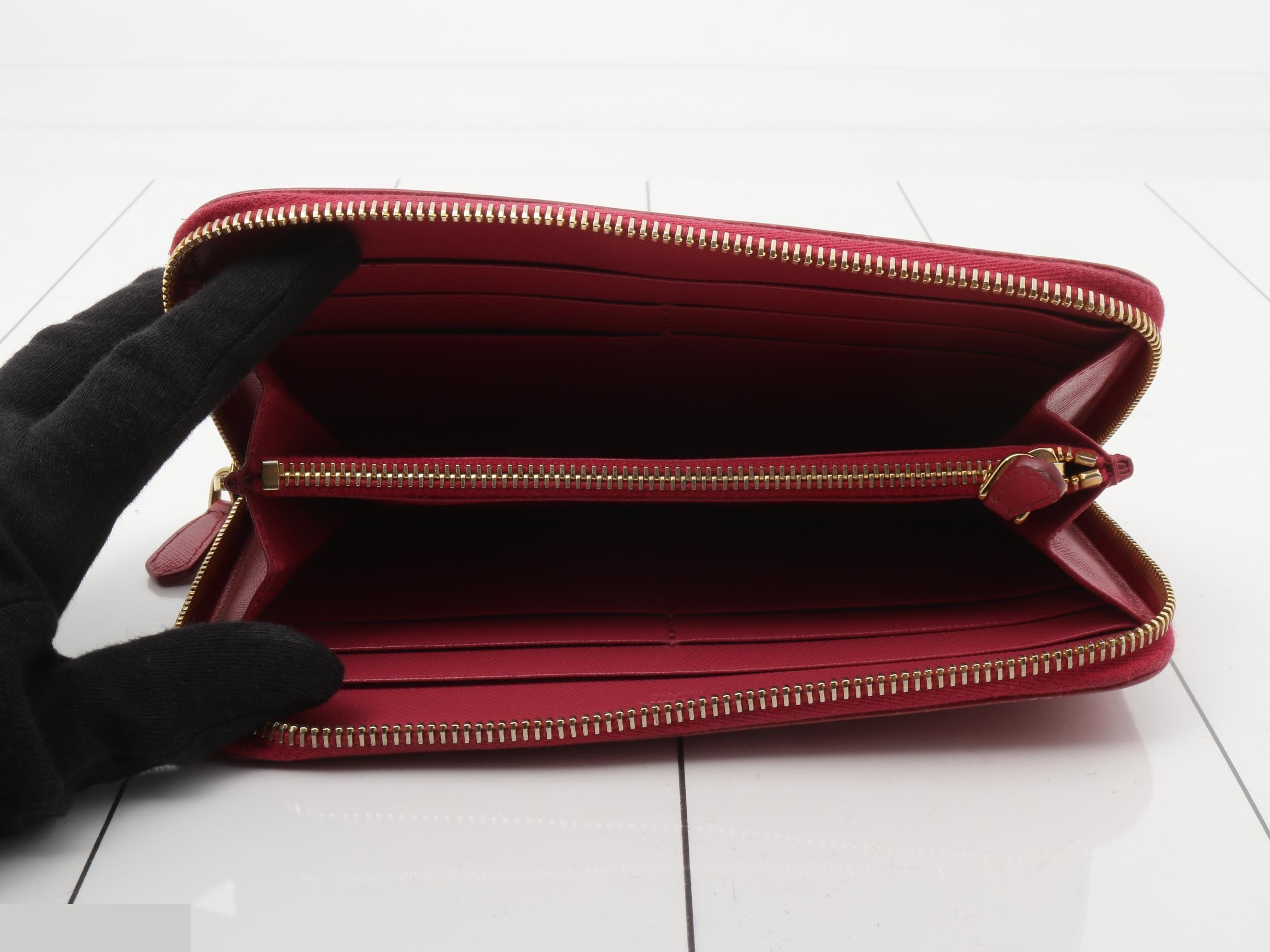 Other lines: Bags and Wallets — view 4