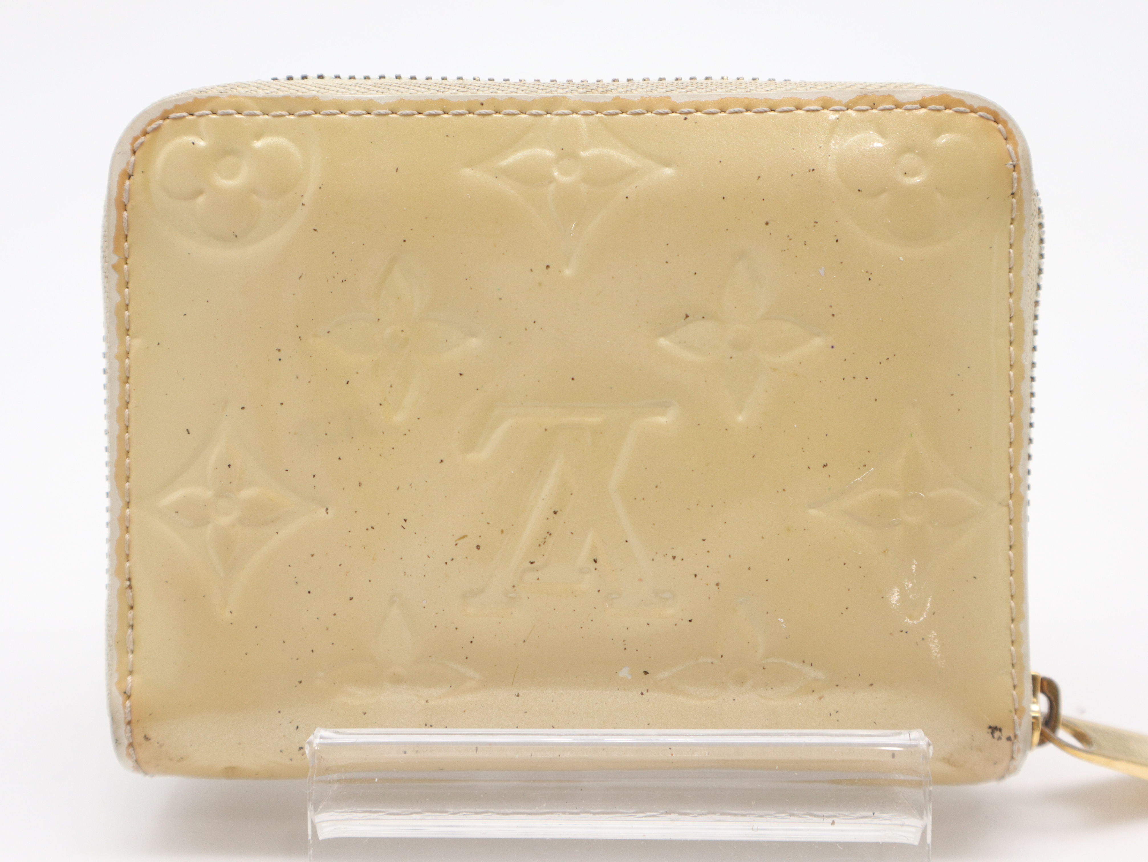 M90203 Vernis Zippy Coin Purse Dune Coin Case — view 3