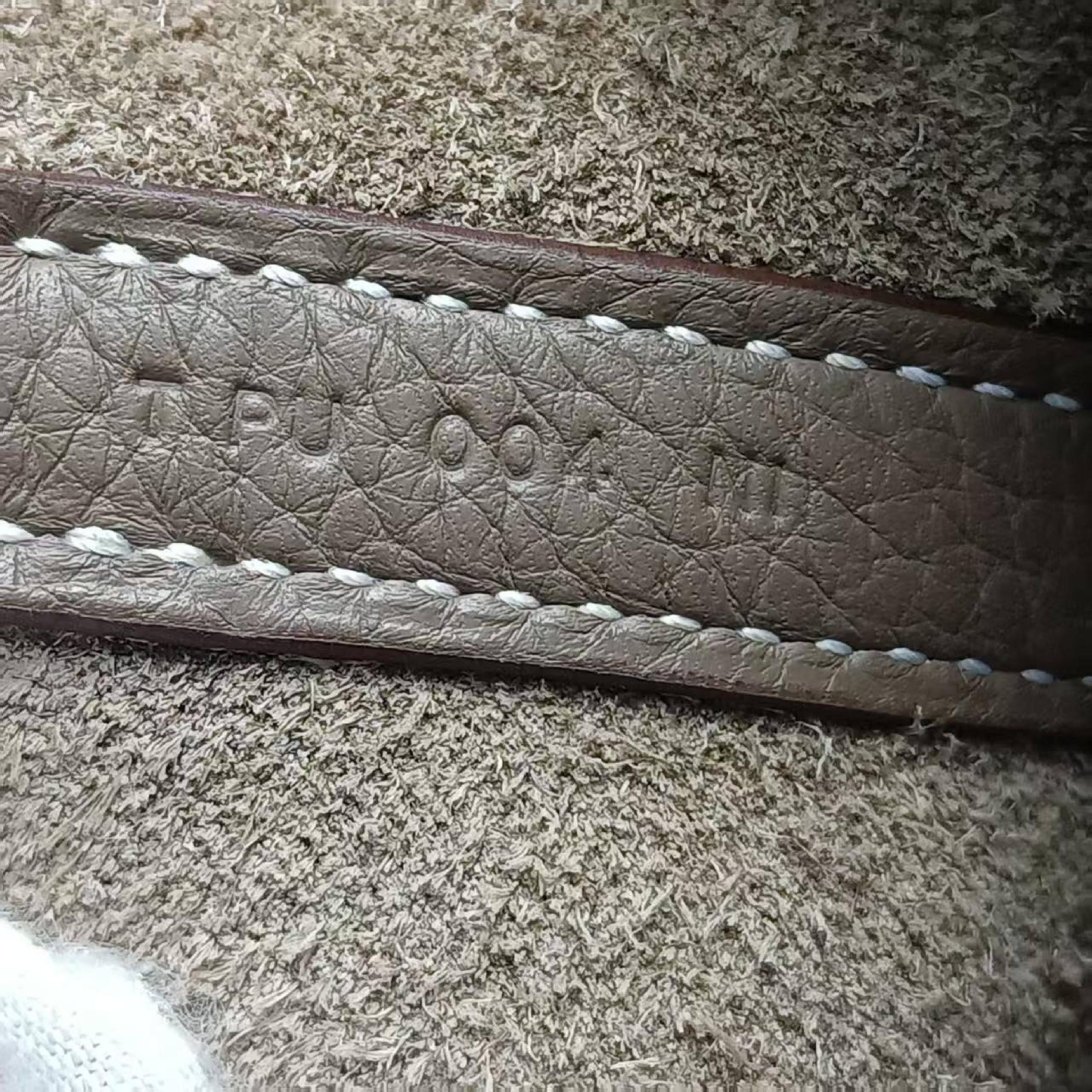 Picotan Cowhide Handbag T-engraved Handbag — view 12