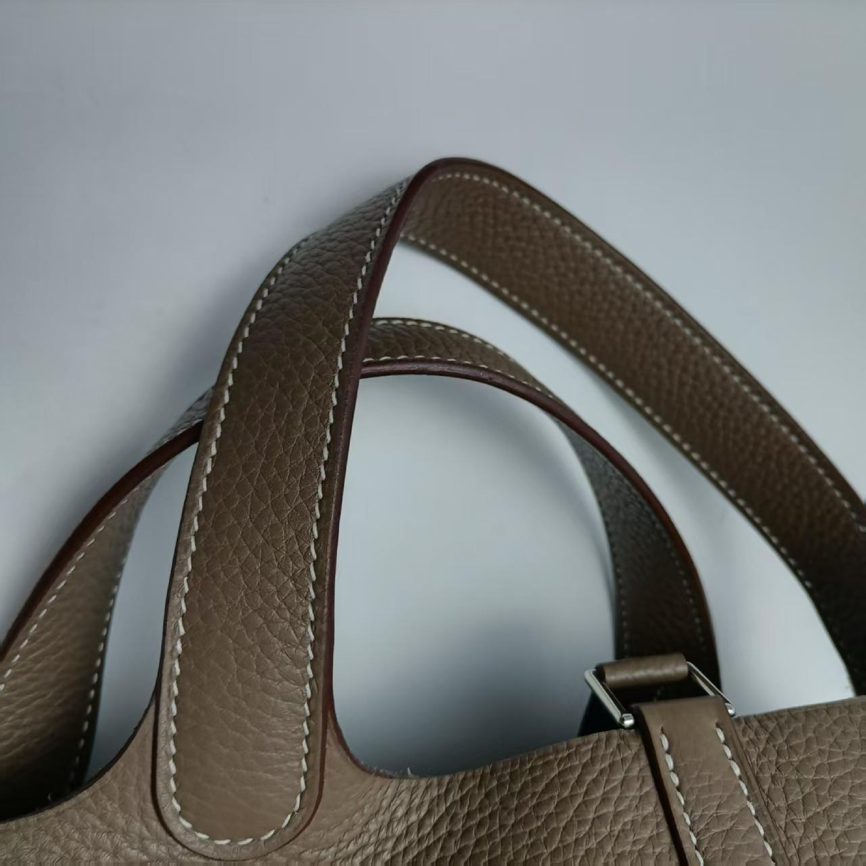 Picotan Cowhide Handbag T-engraved Handbag — view 4