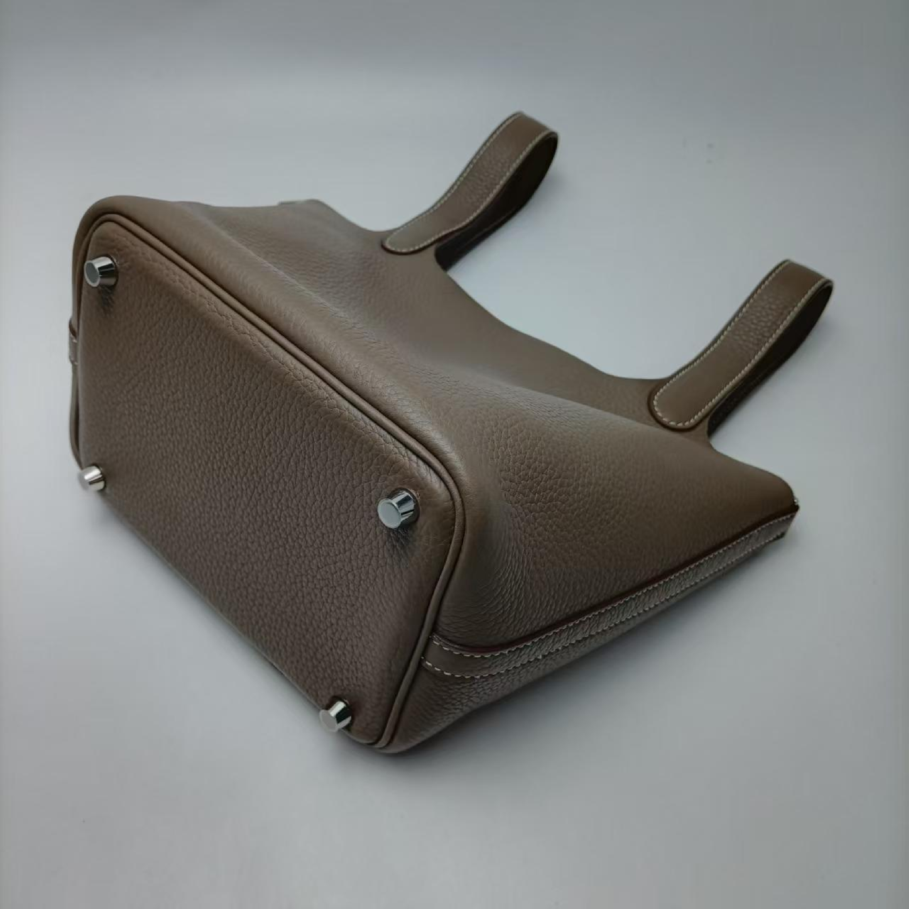 Picotan Cowhide Handbag T-engraved Handbag — view 6