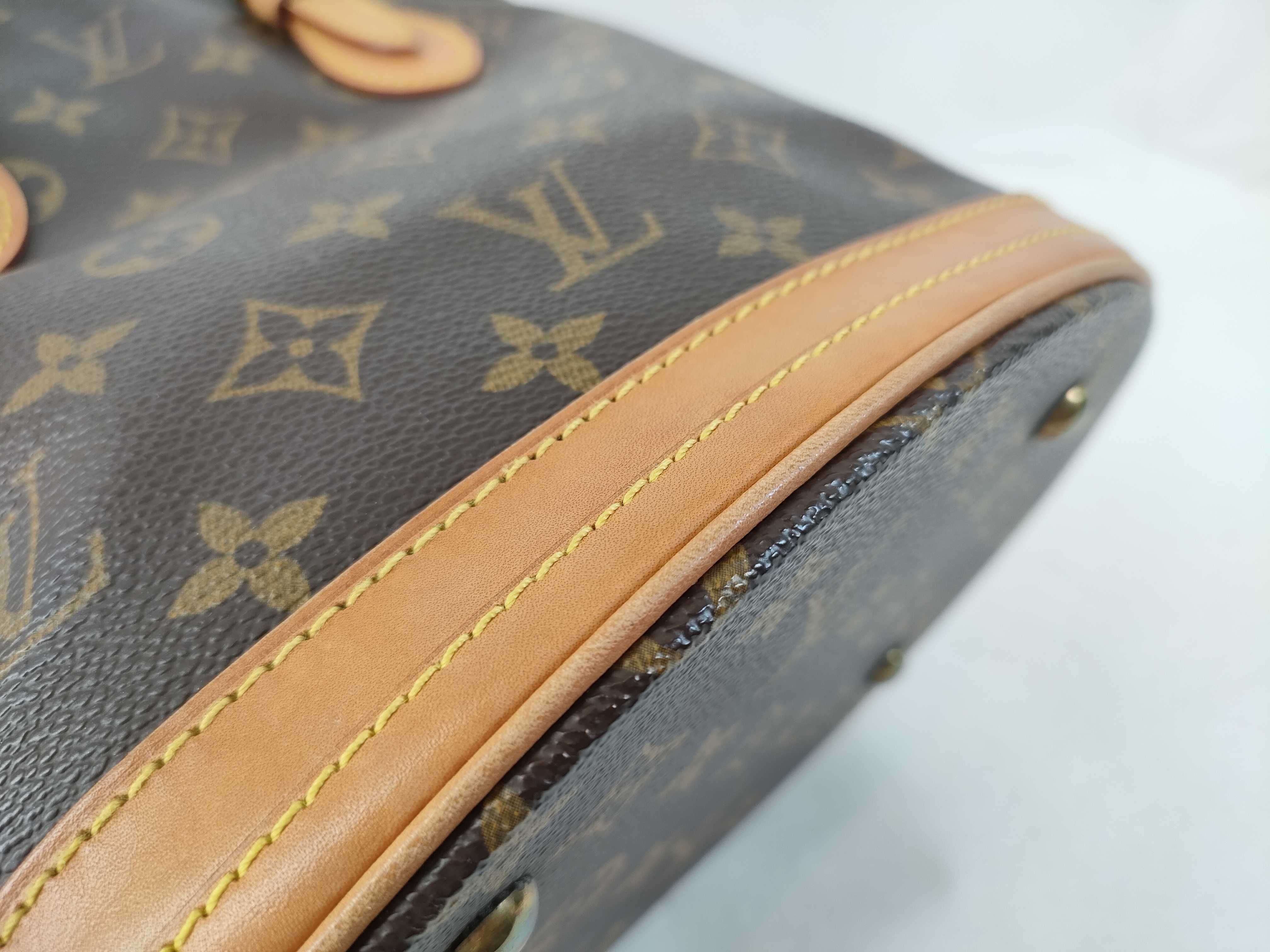 Monogram Louis Vuitton Bucket Shoulder Bag with Pouch — view 7
