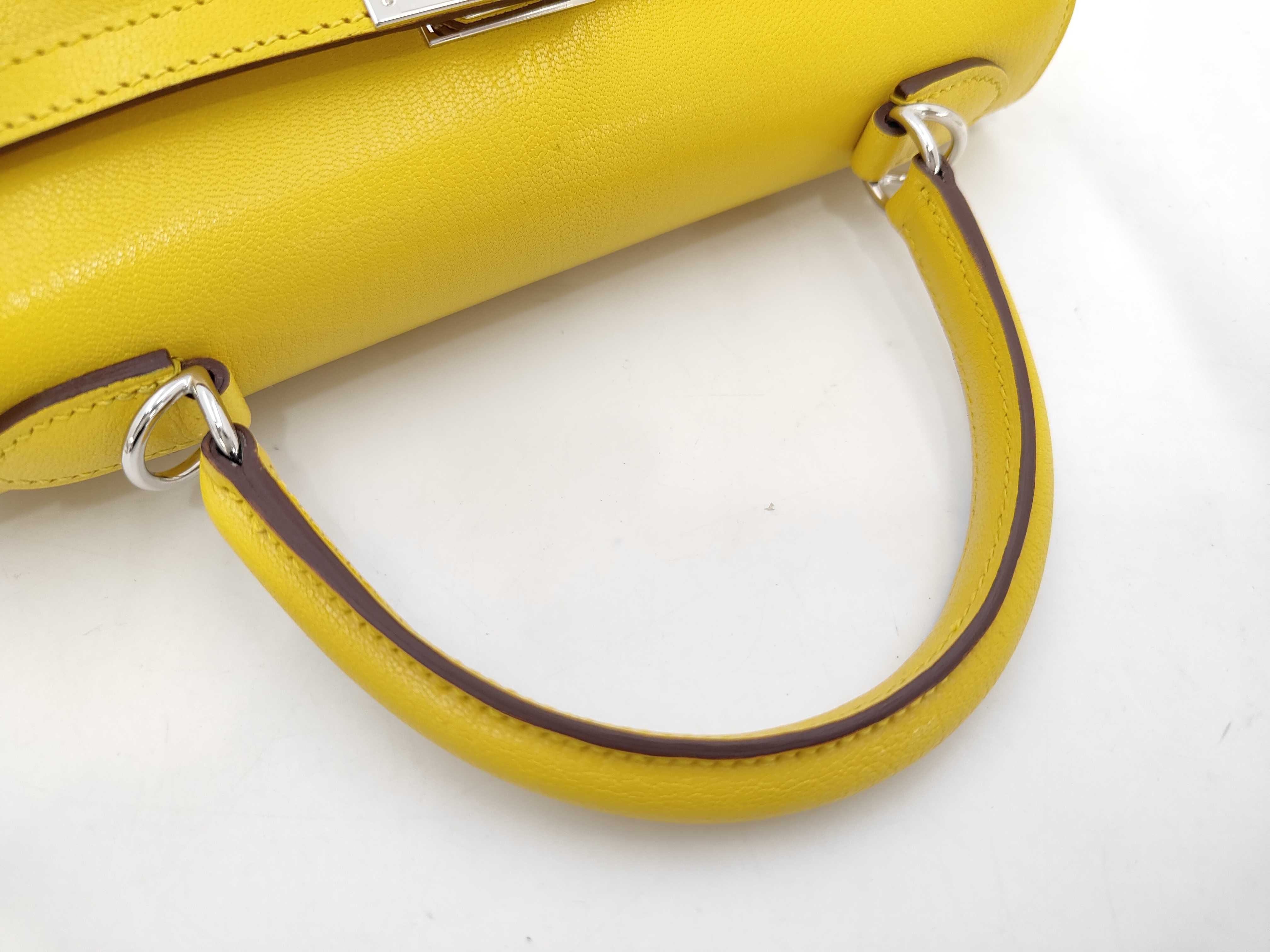 Kelly 25 Jaune Naple Chevre Shamkilla Silver Hardware K Stamp Handbag — view 4
