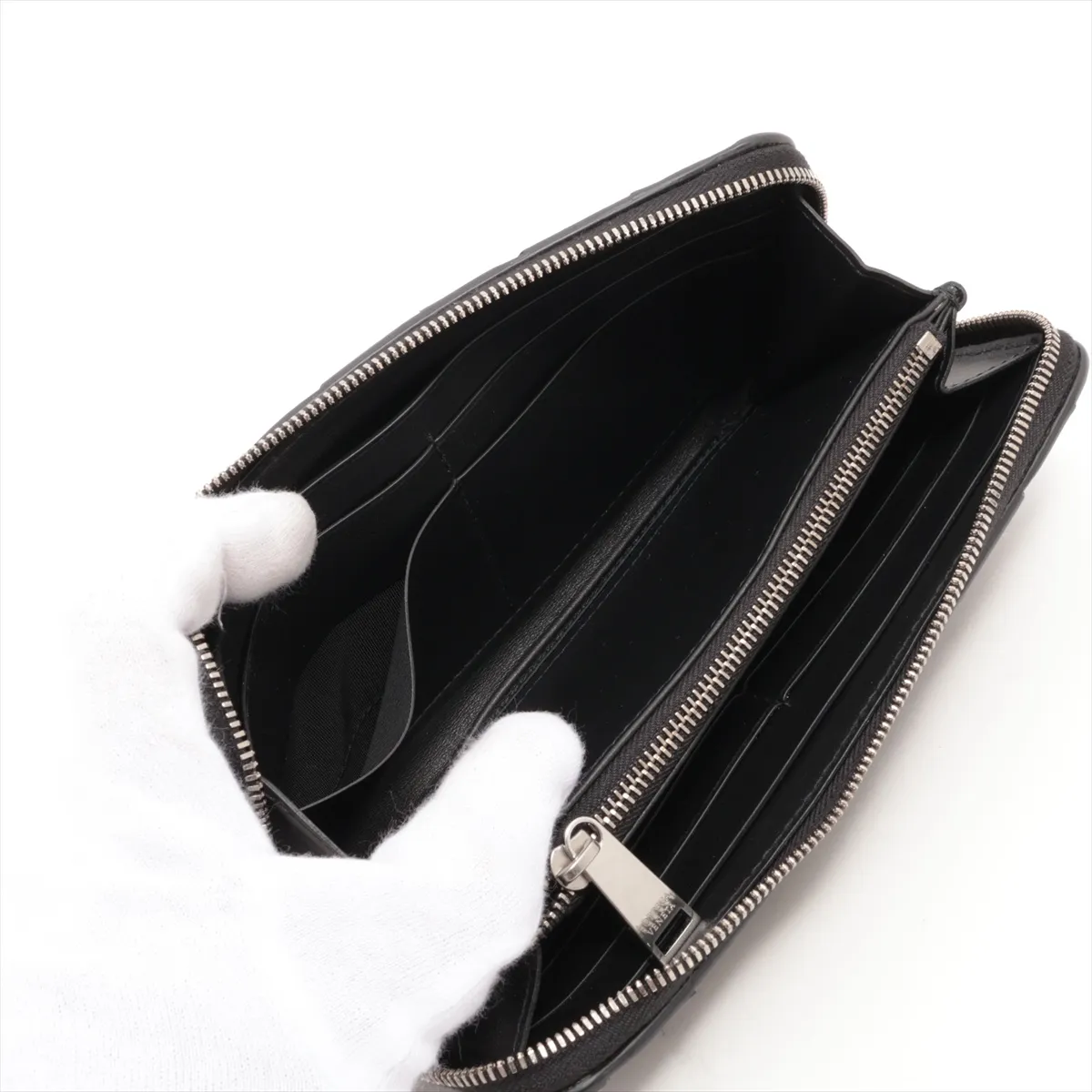 Maxi Intrecciato Cassette Leather Round Zip Wallet Black — view 5