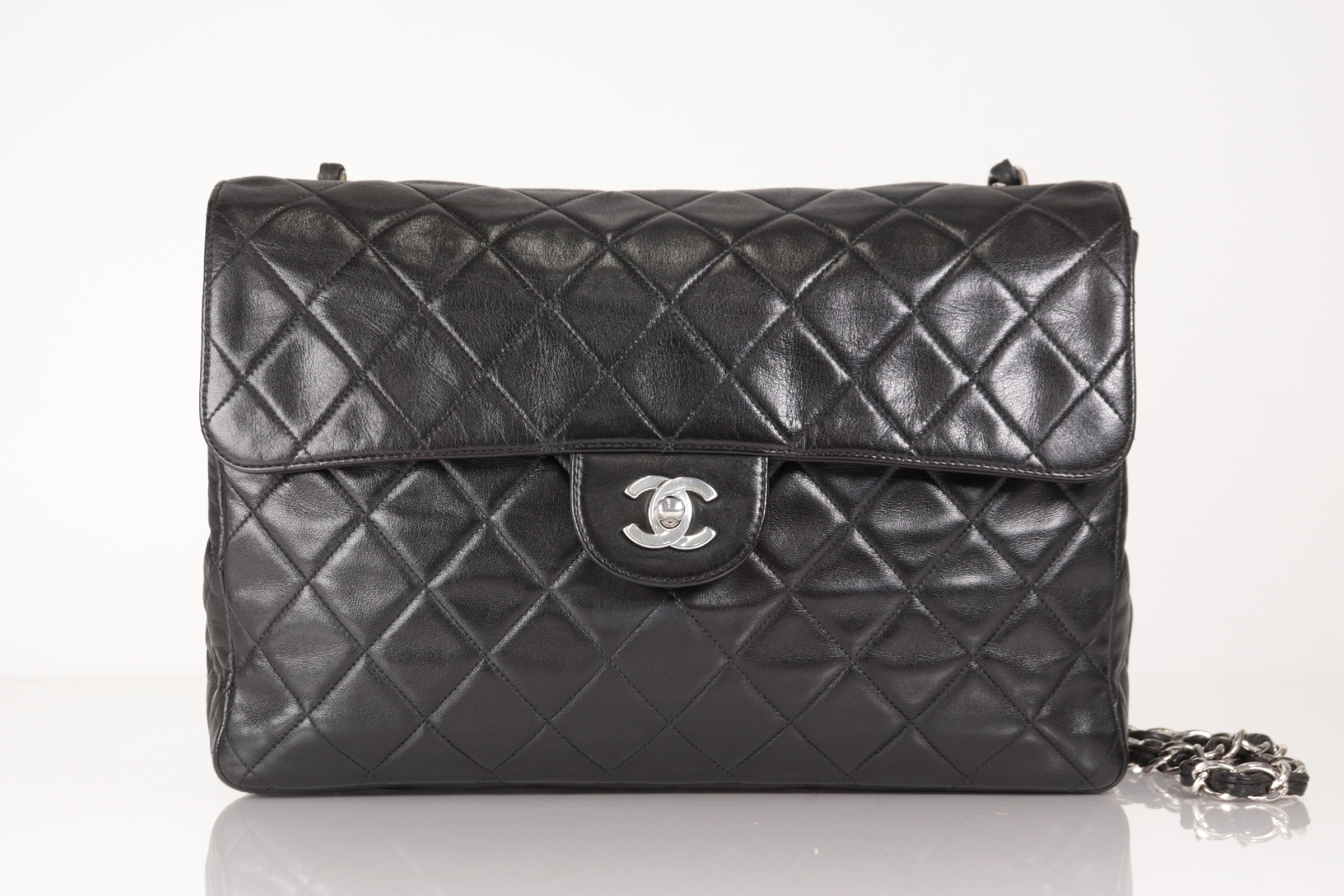 Turnlock Lambskin Chain Shoulder Bag, W30, Silver Hardware, Series 5 (5-series)