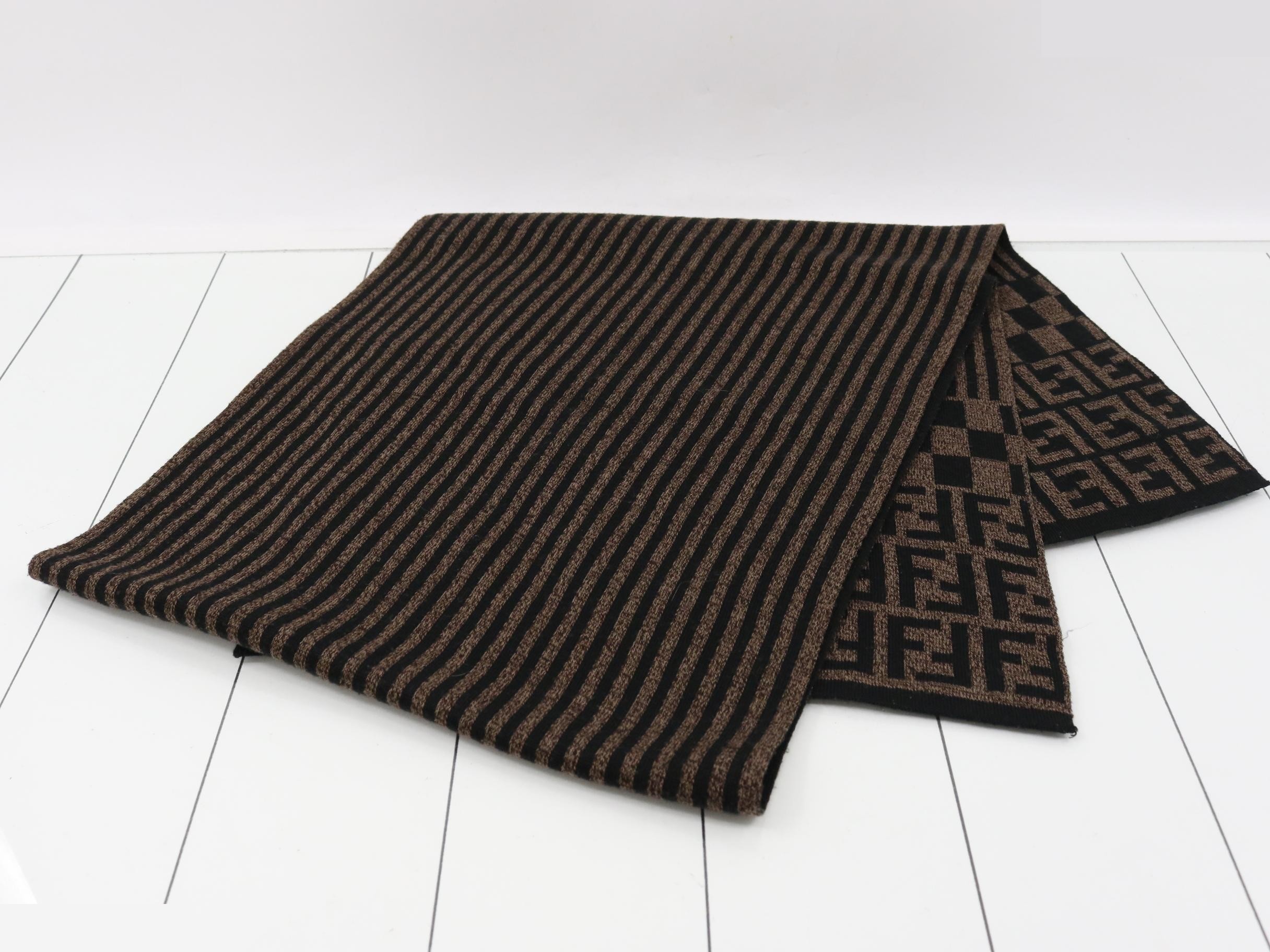 Other lines: Small items, accessories, and scarves — view 3