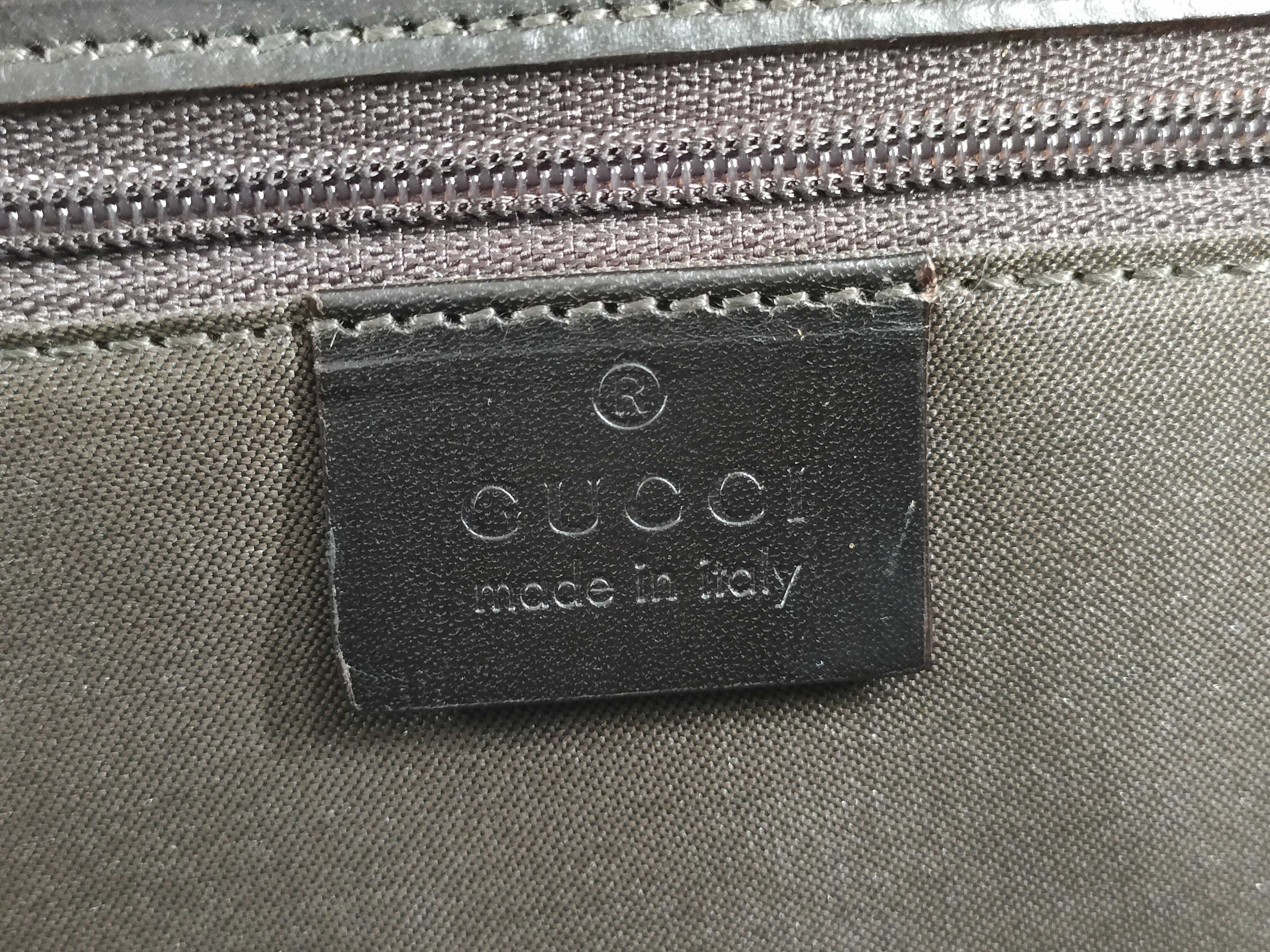GG Canvas Gucci GG Shoulder Bag — view 13