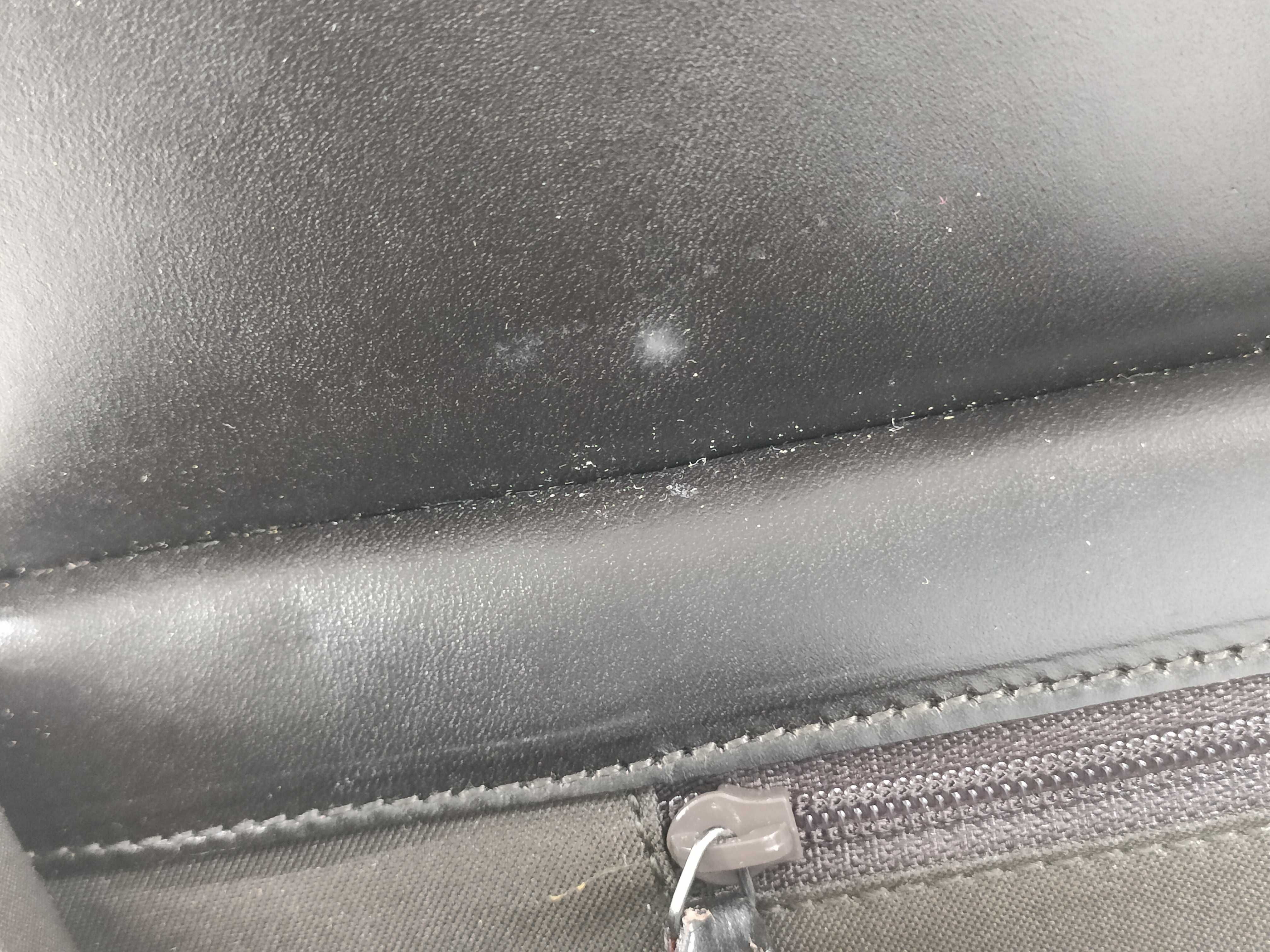 GG Canvas Gucci GG Shoulder Bag — view 14