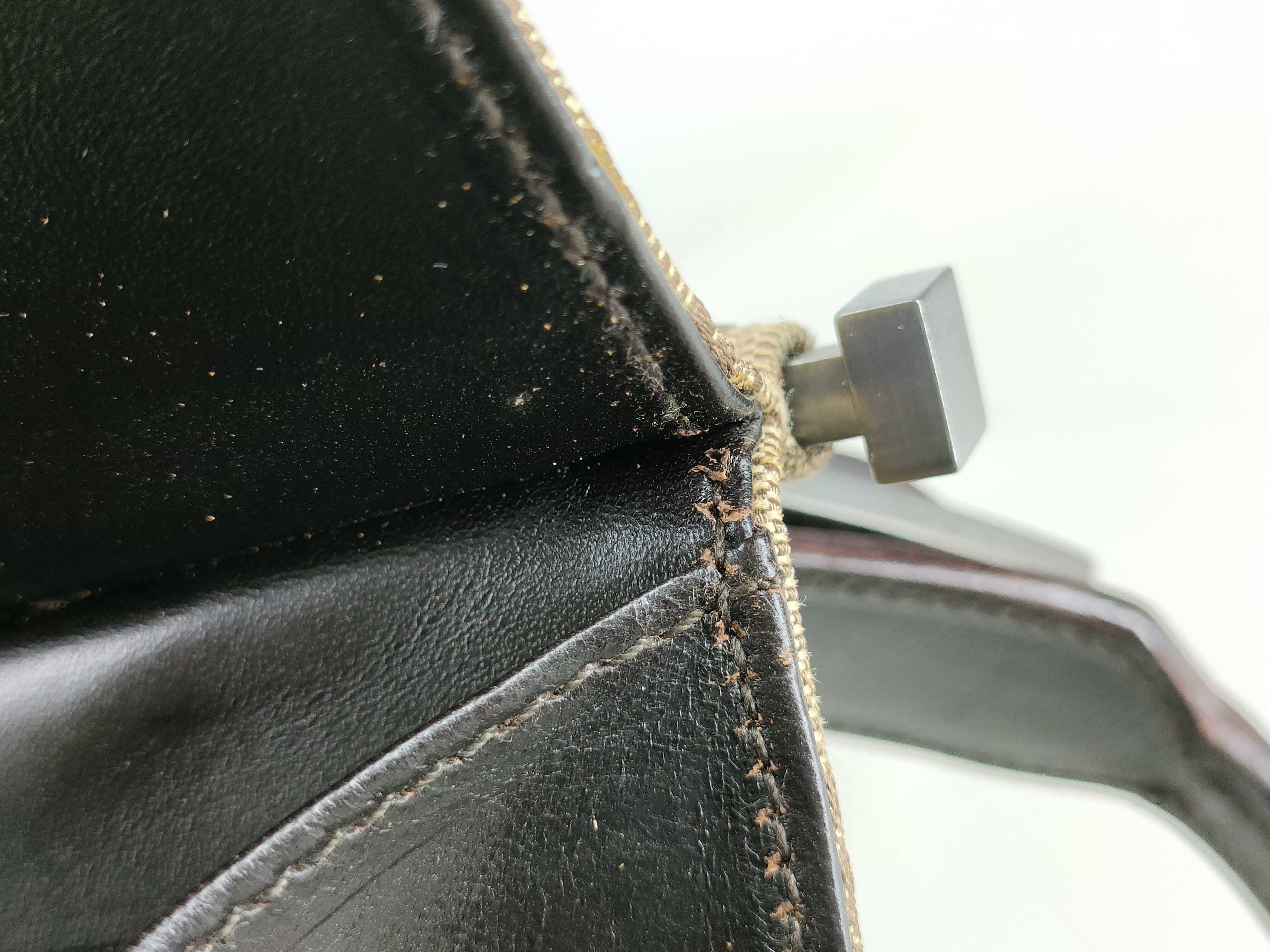 GG Canvas Gucci GG Shoulder Bag — view 15