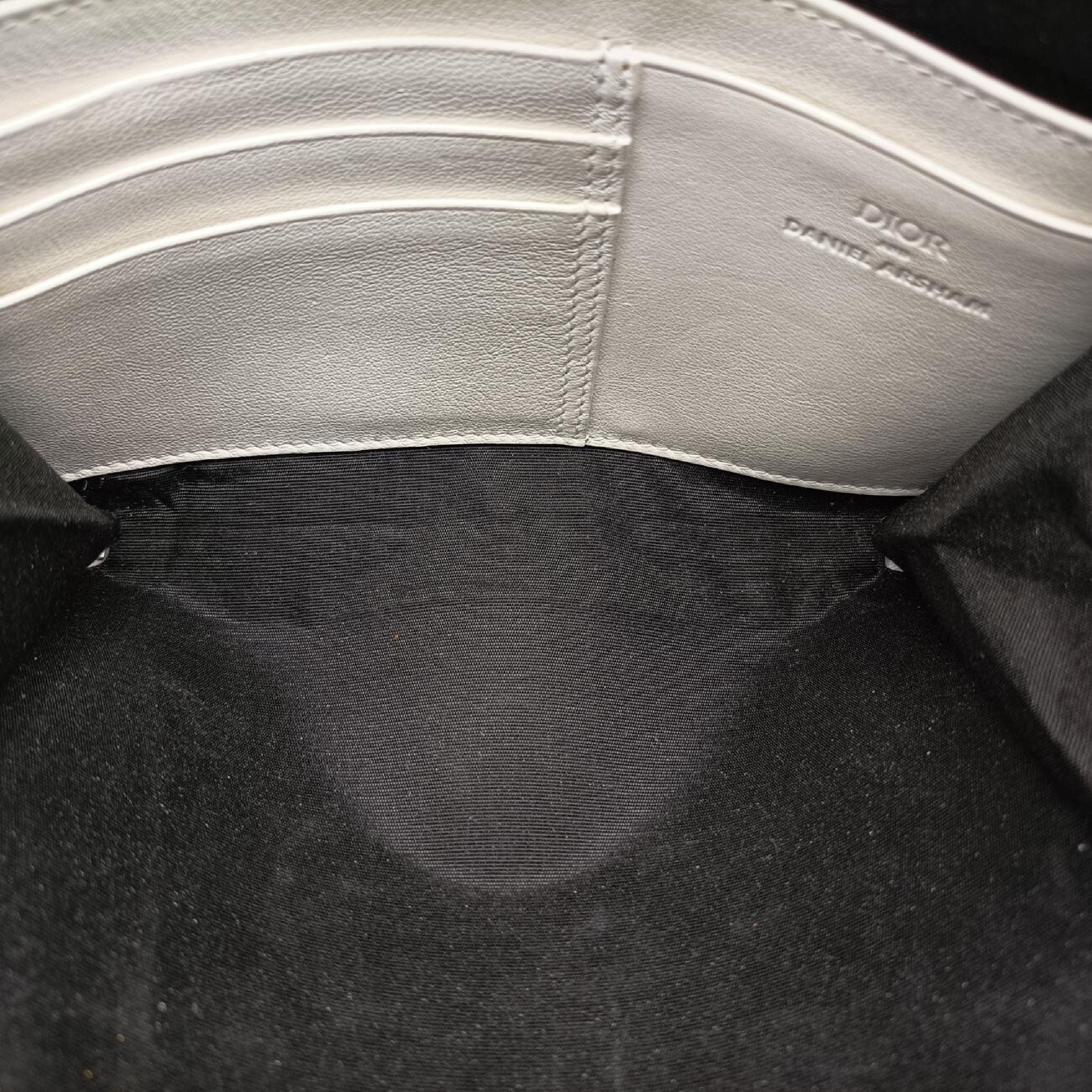 x Daniel Arsham Collaboration Newspaper White Leather Shoulder Bag 10-BO-1119 — view 6