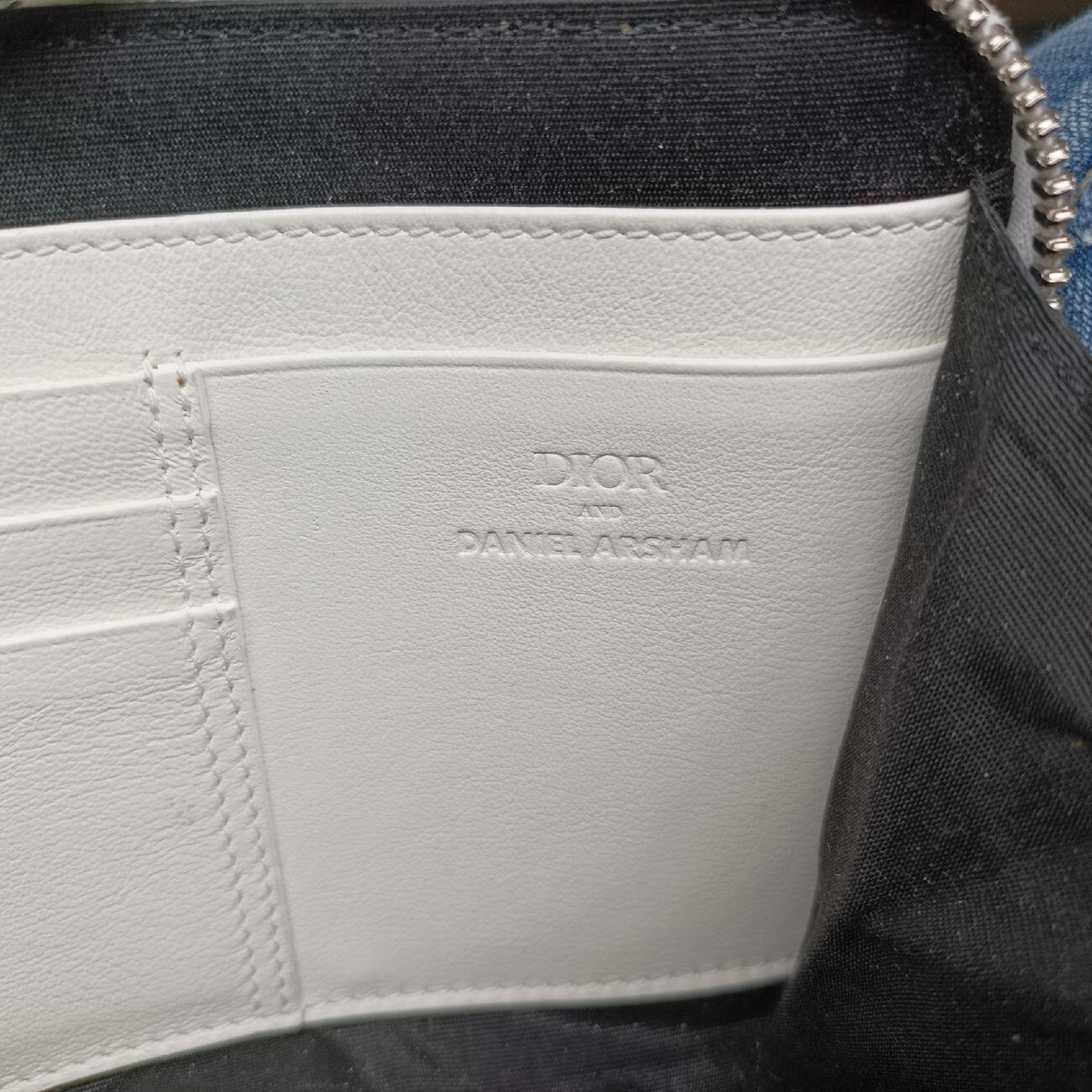 x Daniel Arsham Collaboration Newspaper White Leather Shoulder Bag 10-BO-1119 — view 7