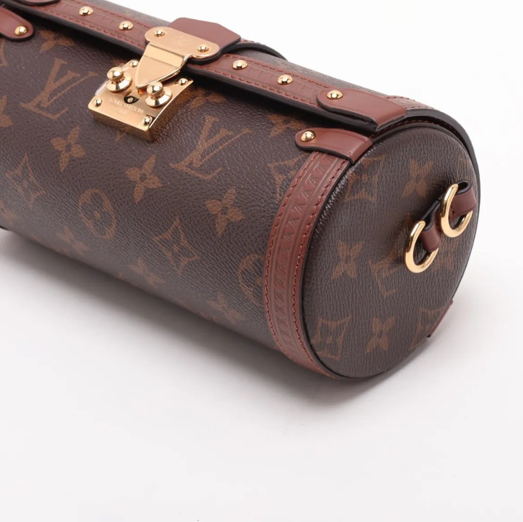 Comes with box and two shoulder straps. Monogram Papillon trunk. — view 3