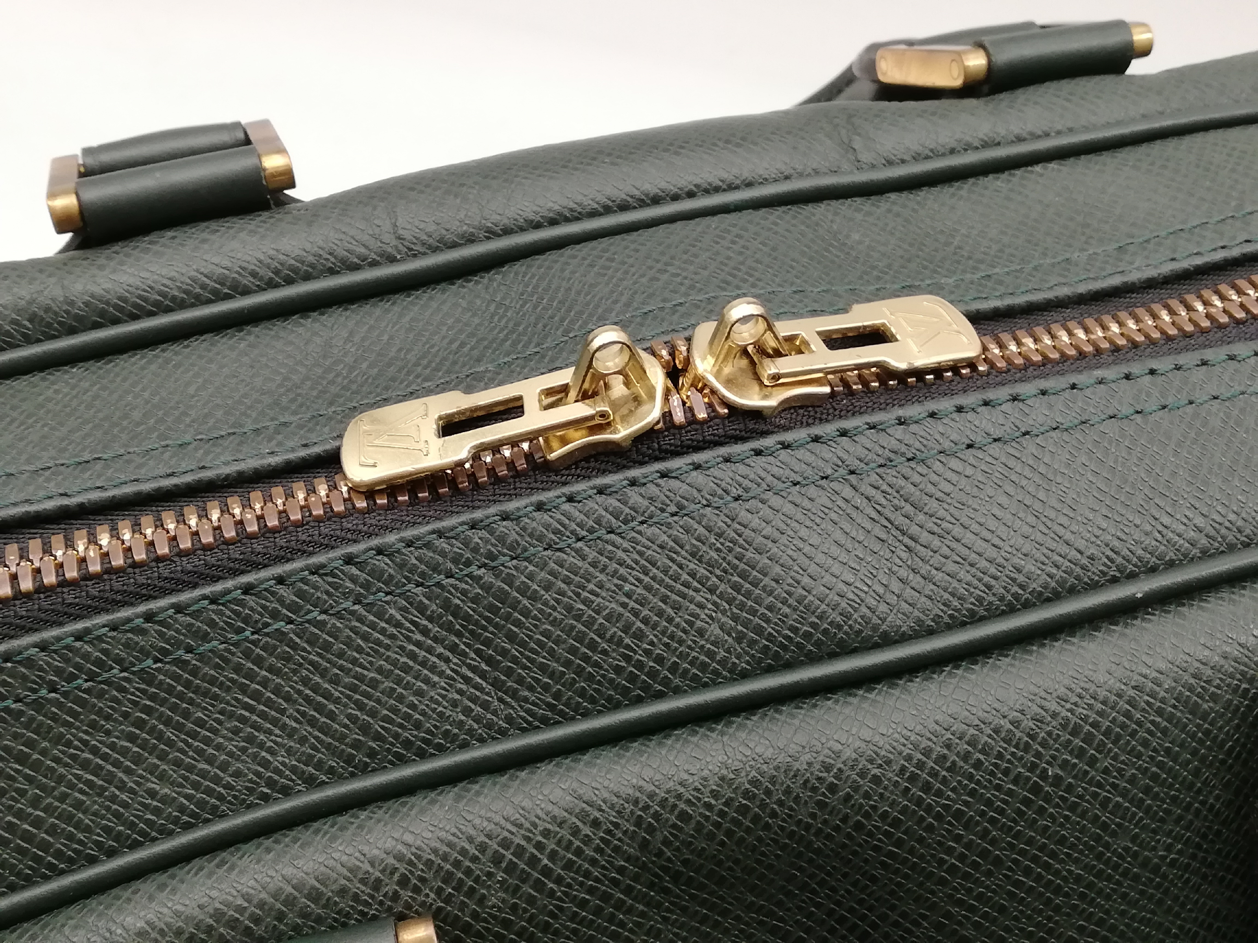 Taiga Kendall GM M30114 Shoulder Strap Boston Bag — view 14