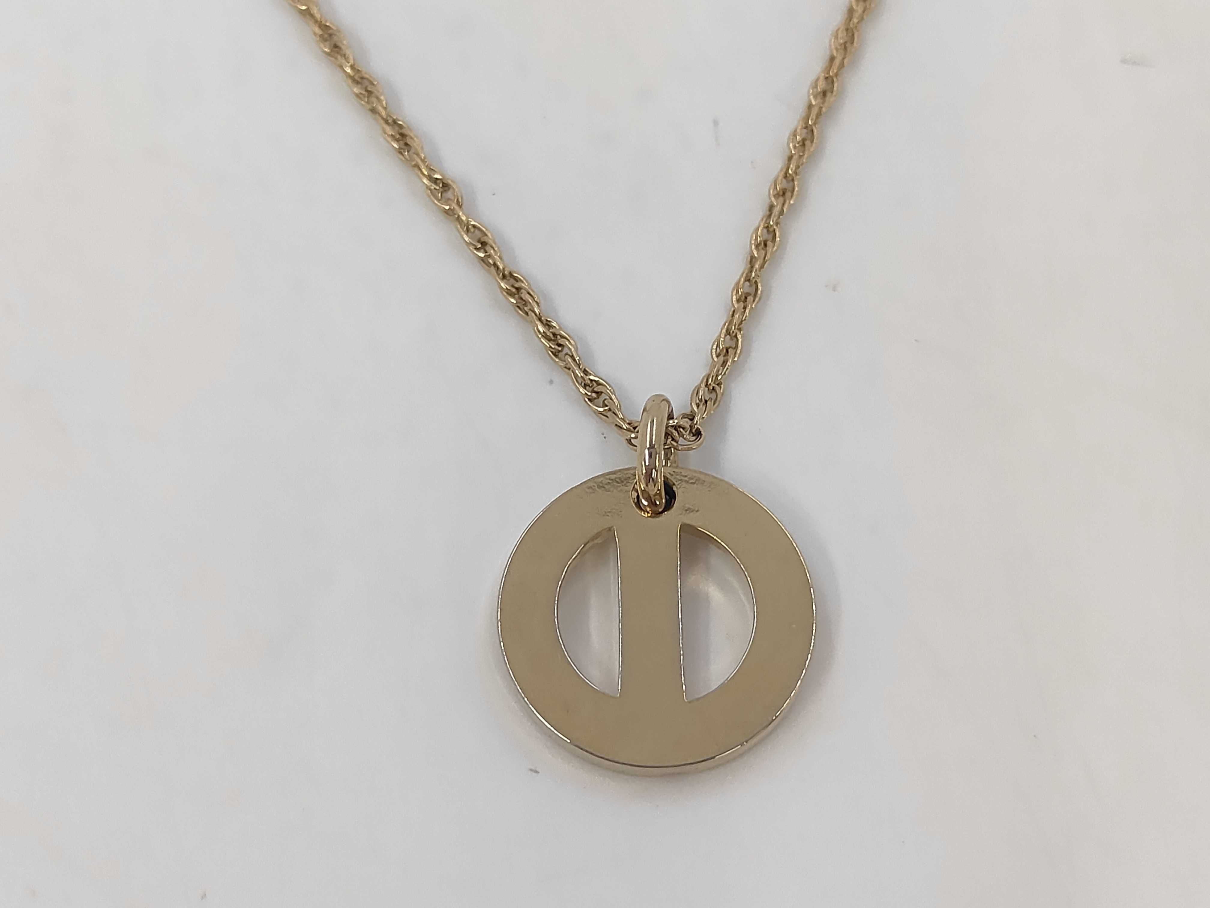 necklace — view 2