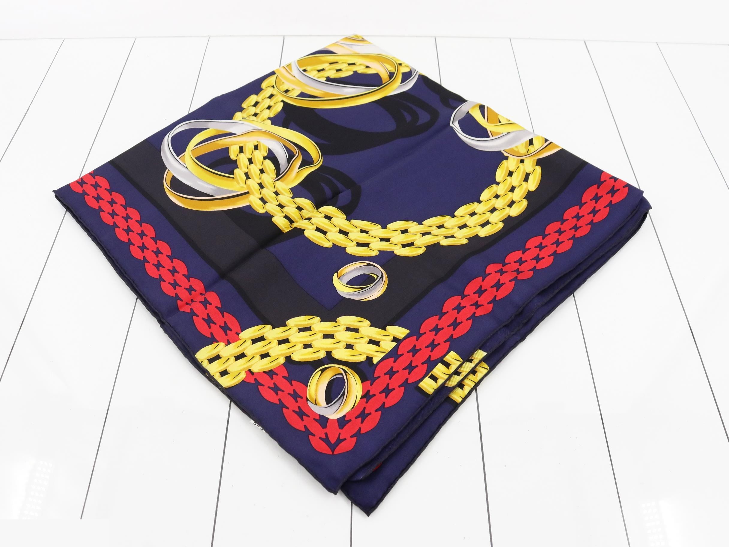 scarf — view 2