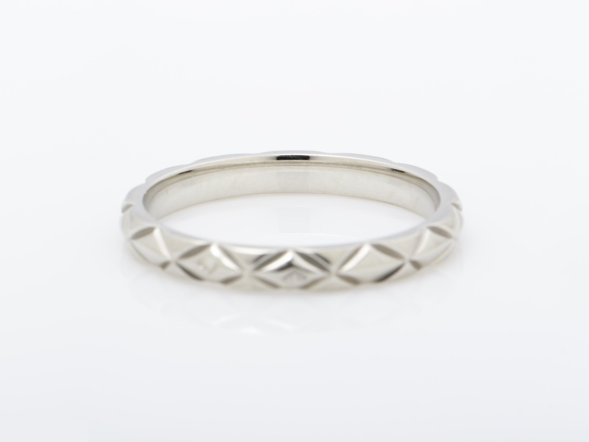 Pt950 Matelassé 3-Diamond Ring, 2.86g, Size #50 — view 4