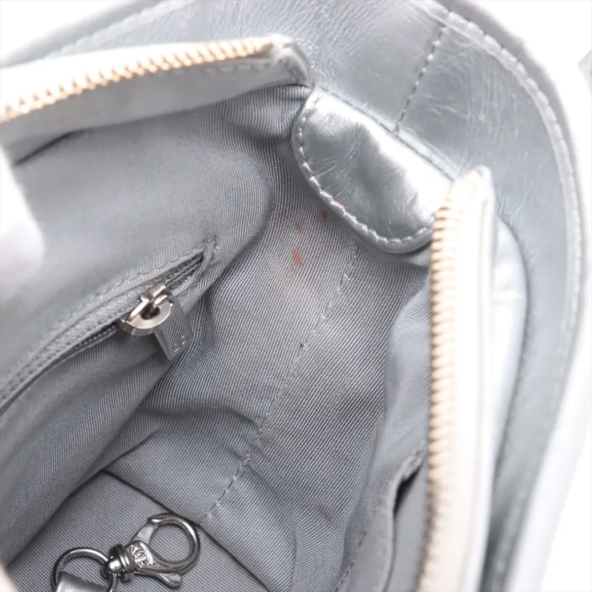 Gabriel de Chanel leather shoulder bag silver gold x silver hardware 28130483 28th series — view 11