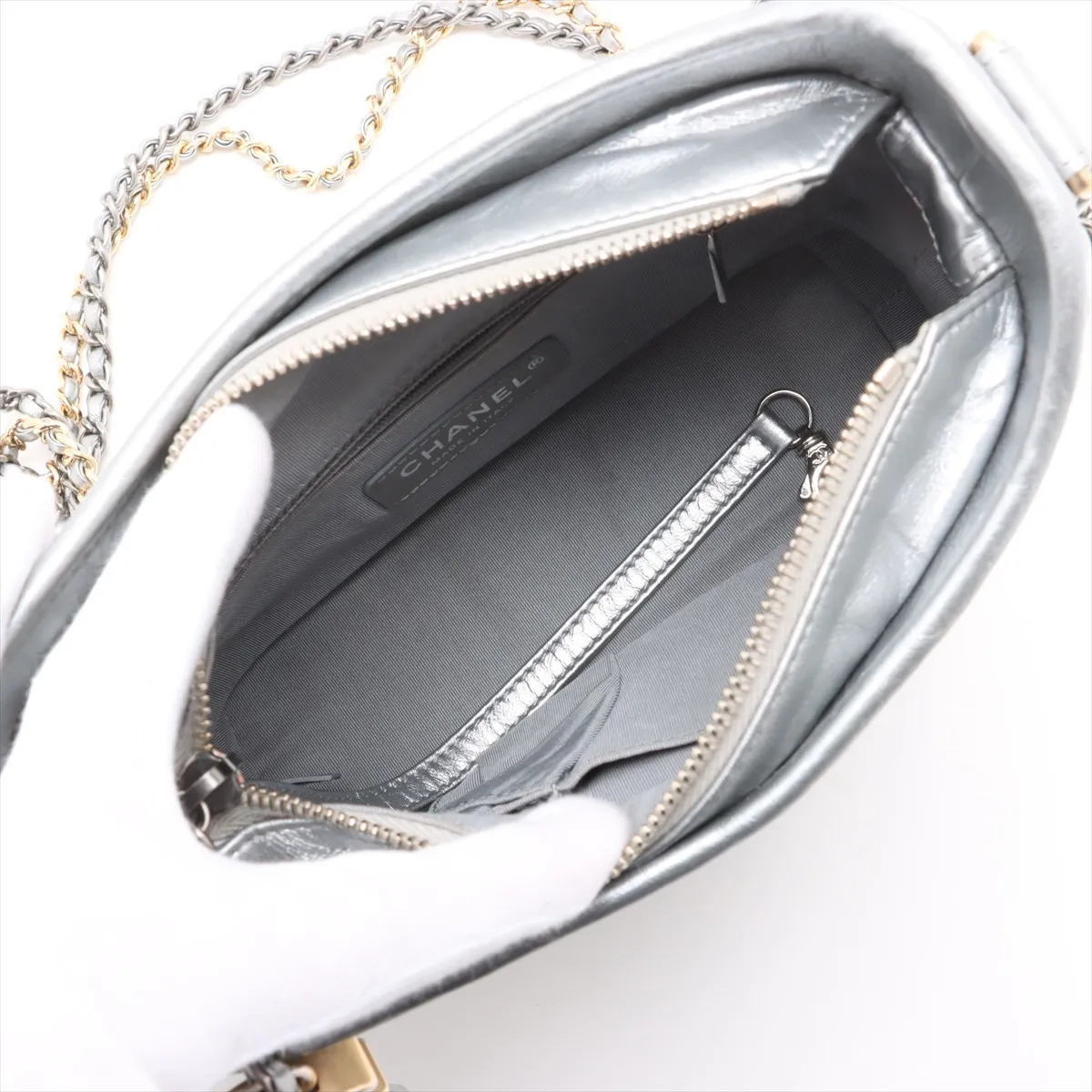 Gabriel de Chanel leather shoulder bag silver gold x silver hardware 28130483 28th series — view 7