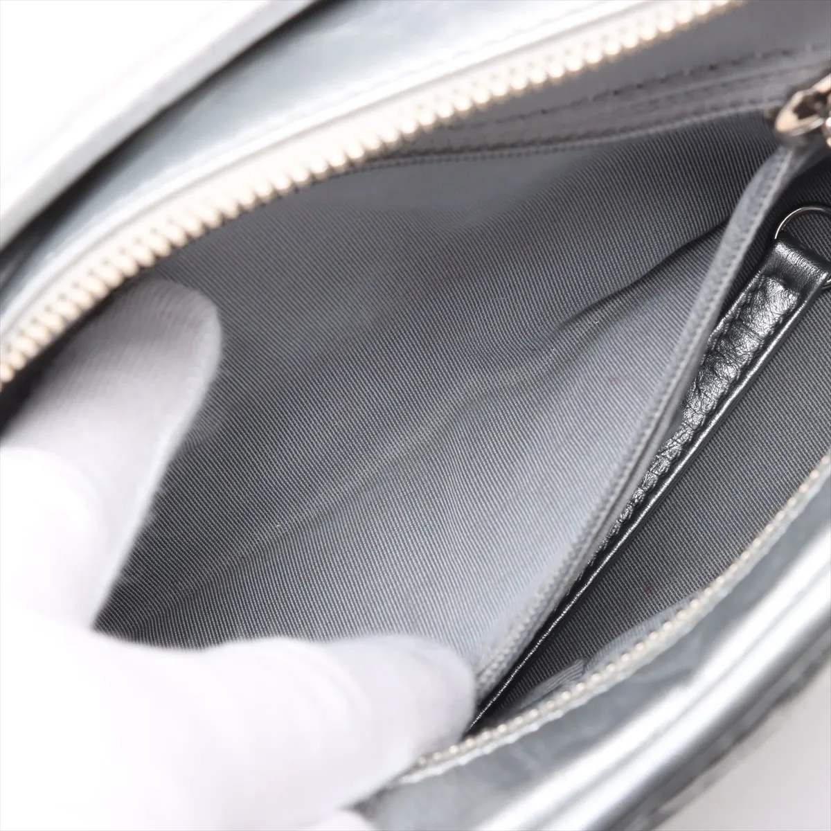 Gabriel de Chanel leather shoulder bag silver gold x silver hardware 28130483 28th series — view 8