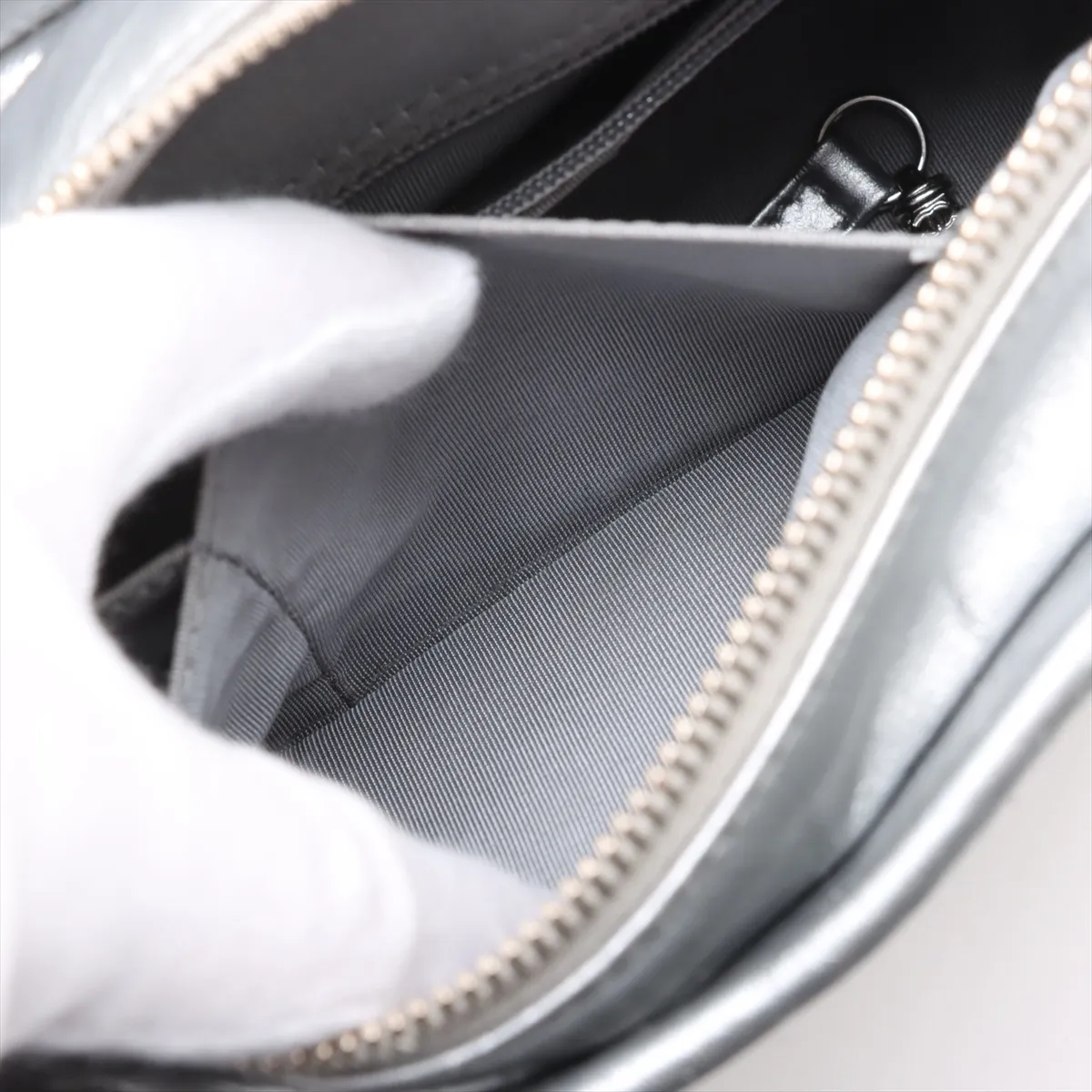 Gabriel de Chanel leather shoulder bag silver gold x silver hardware 28130483 28th series — view 9