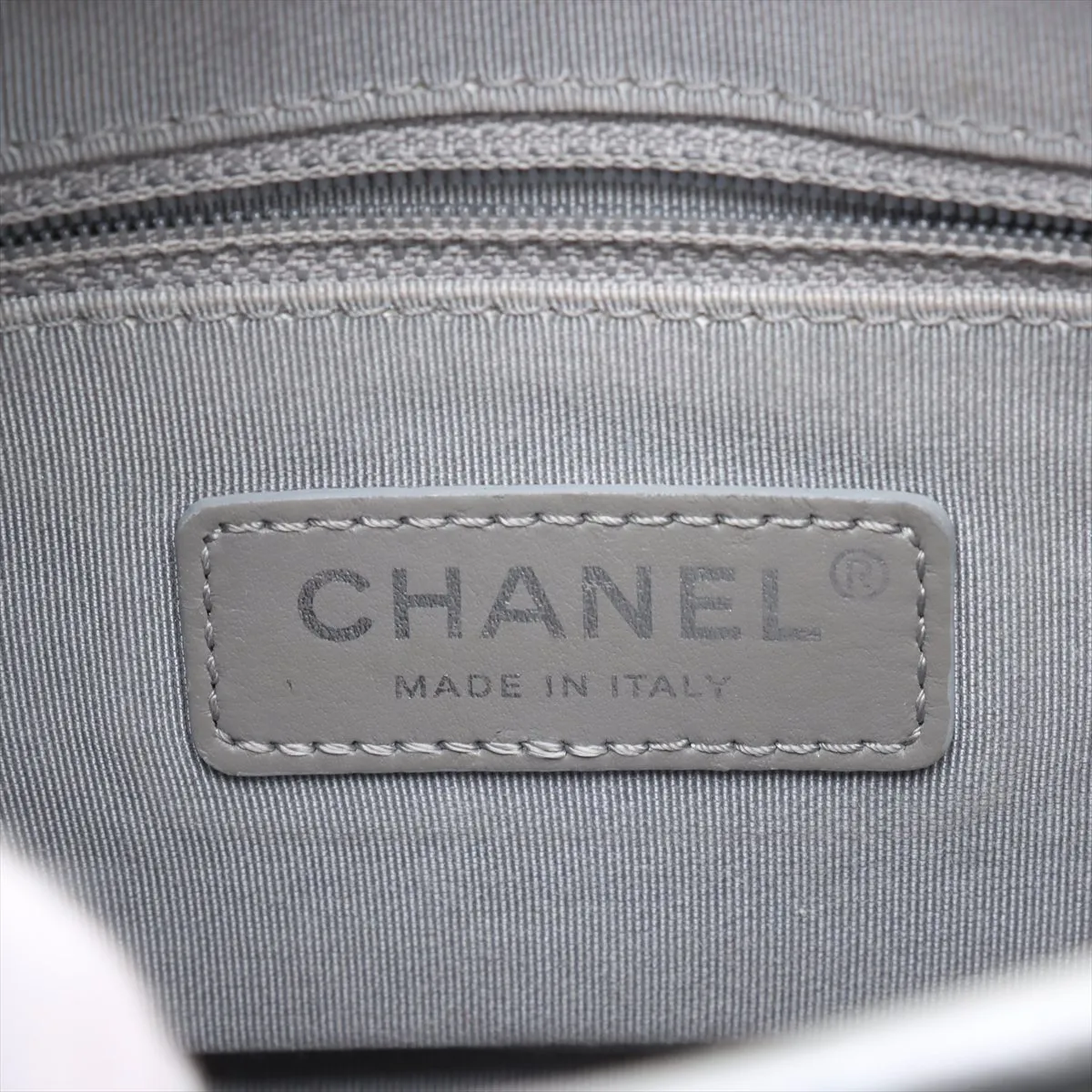 Gabriel de Chanel leather shoulder bag silver gold x silver hardware 28130483 28th series — view 10