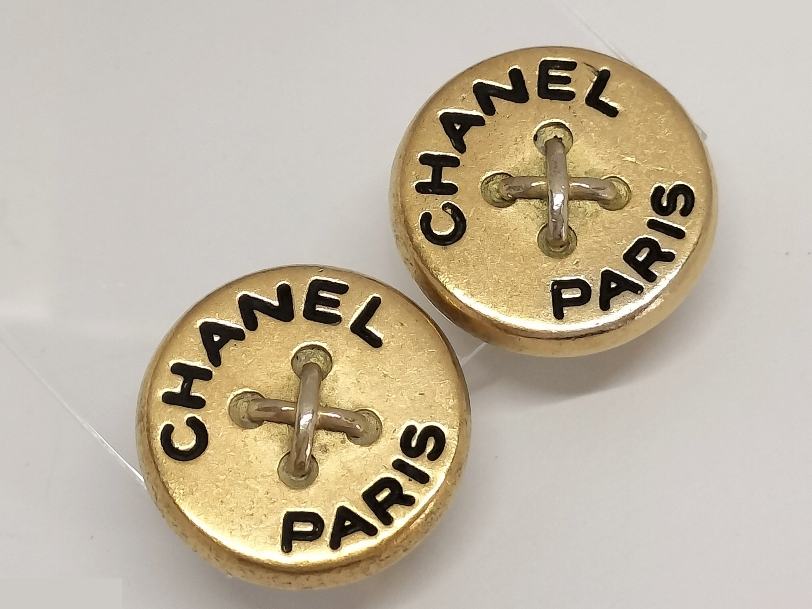 Logo button black gold earrings — view 6
