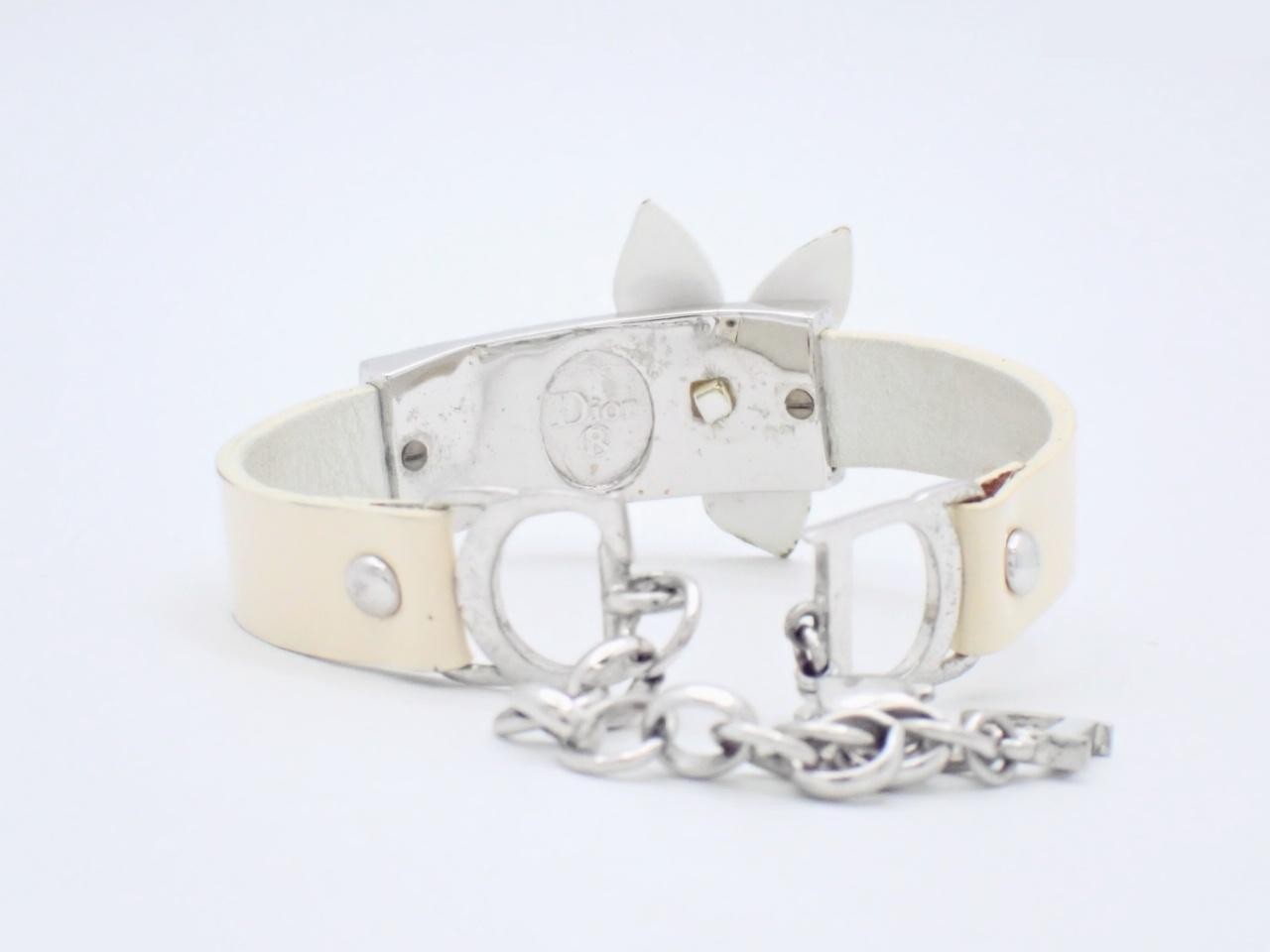 Trotter Flower Bracelet, wrist circumference approximately 21.5 cm — view 2