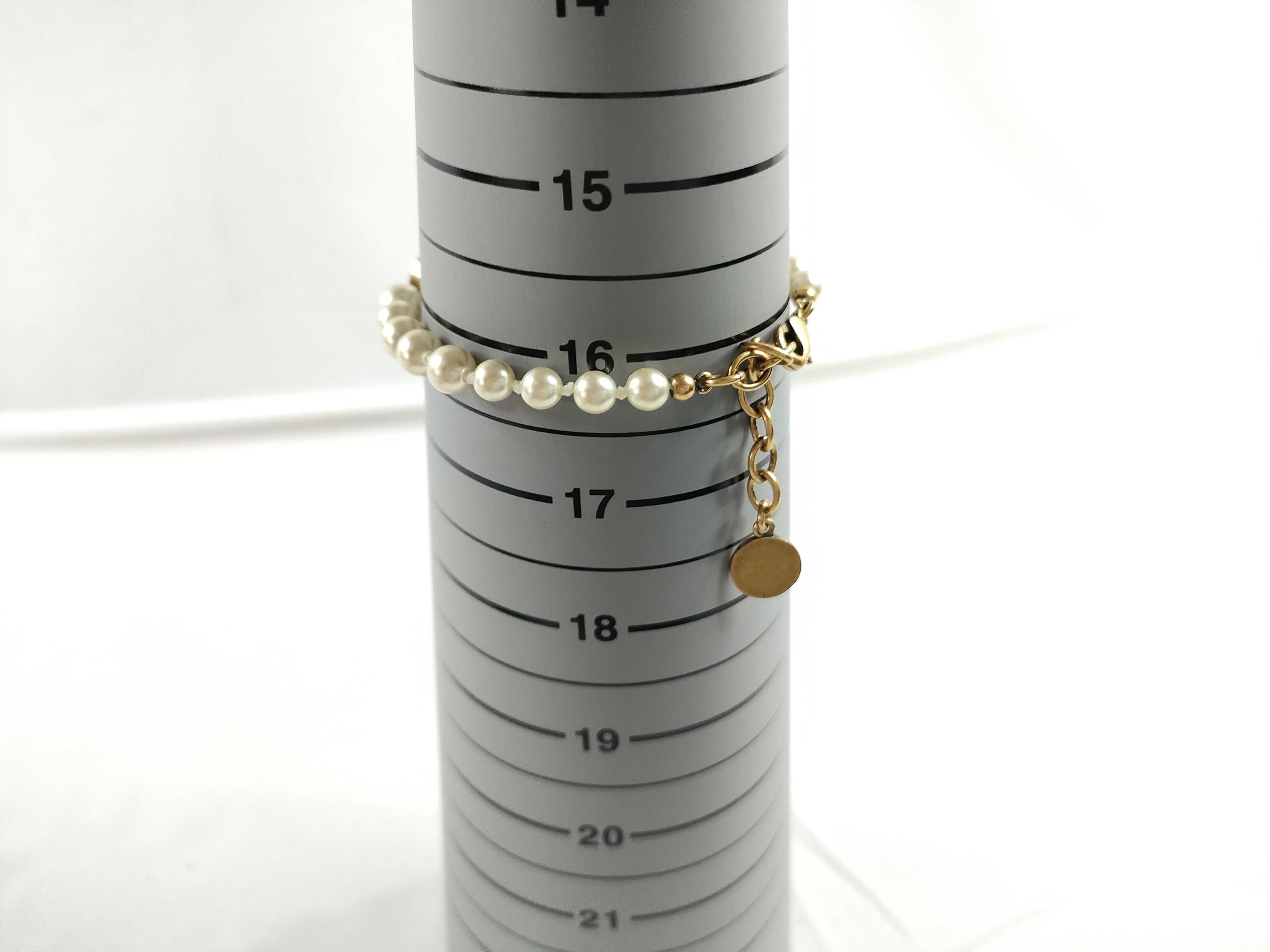 CD Logo Pearl Bracelet Bracelet/Bangle — view 8