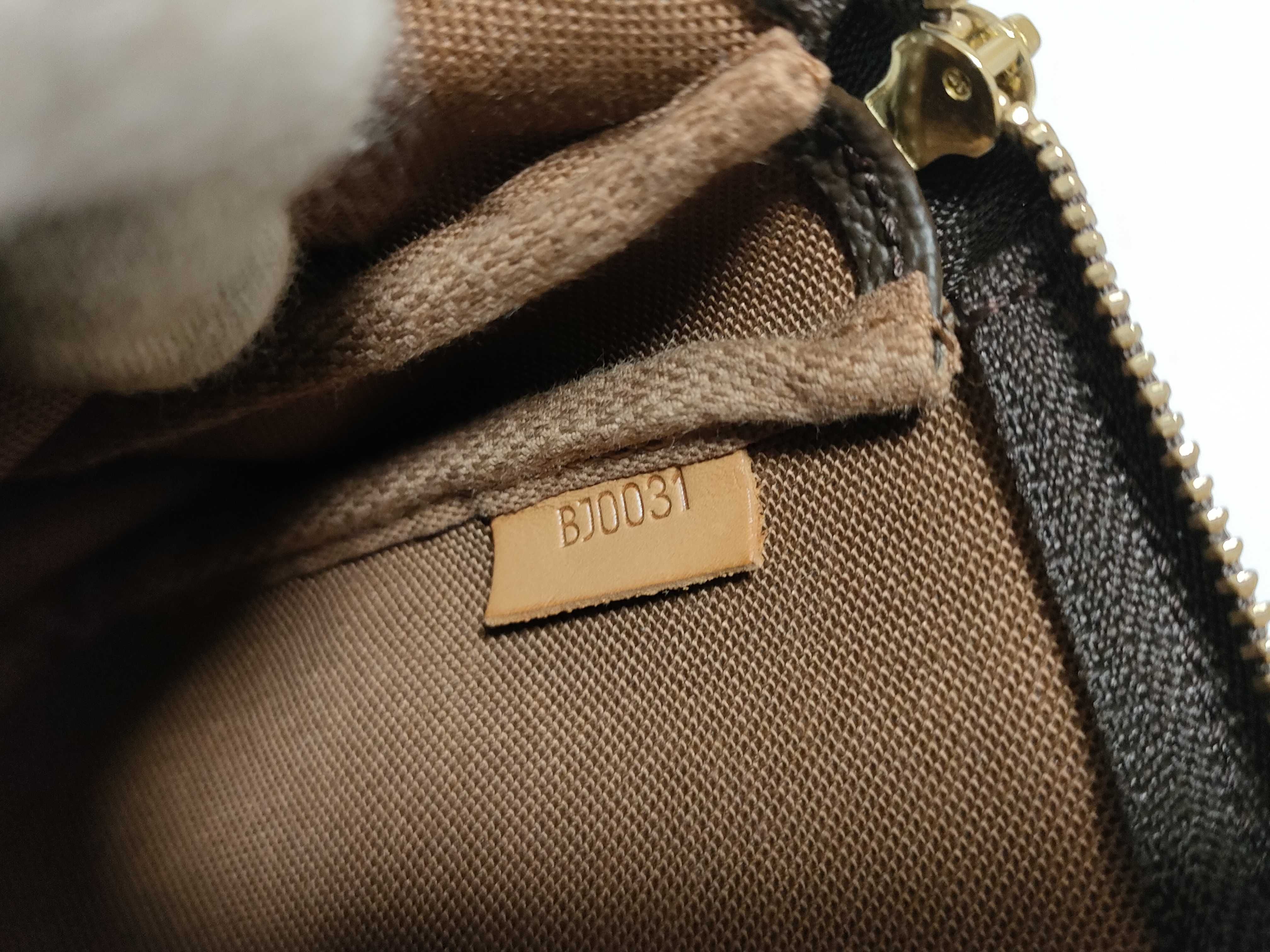 Monogram Accessoires Pouch — view 12