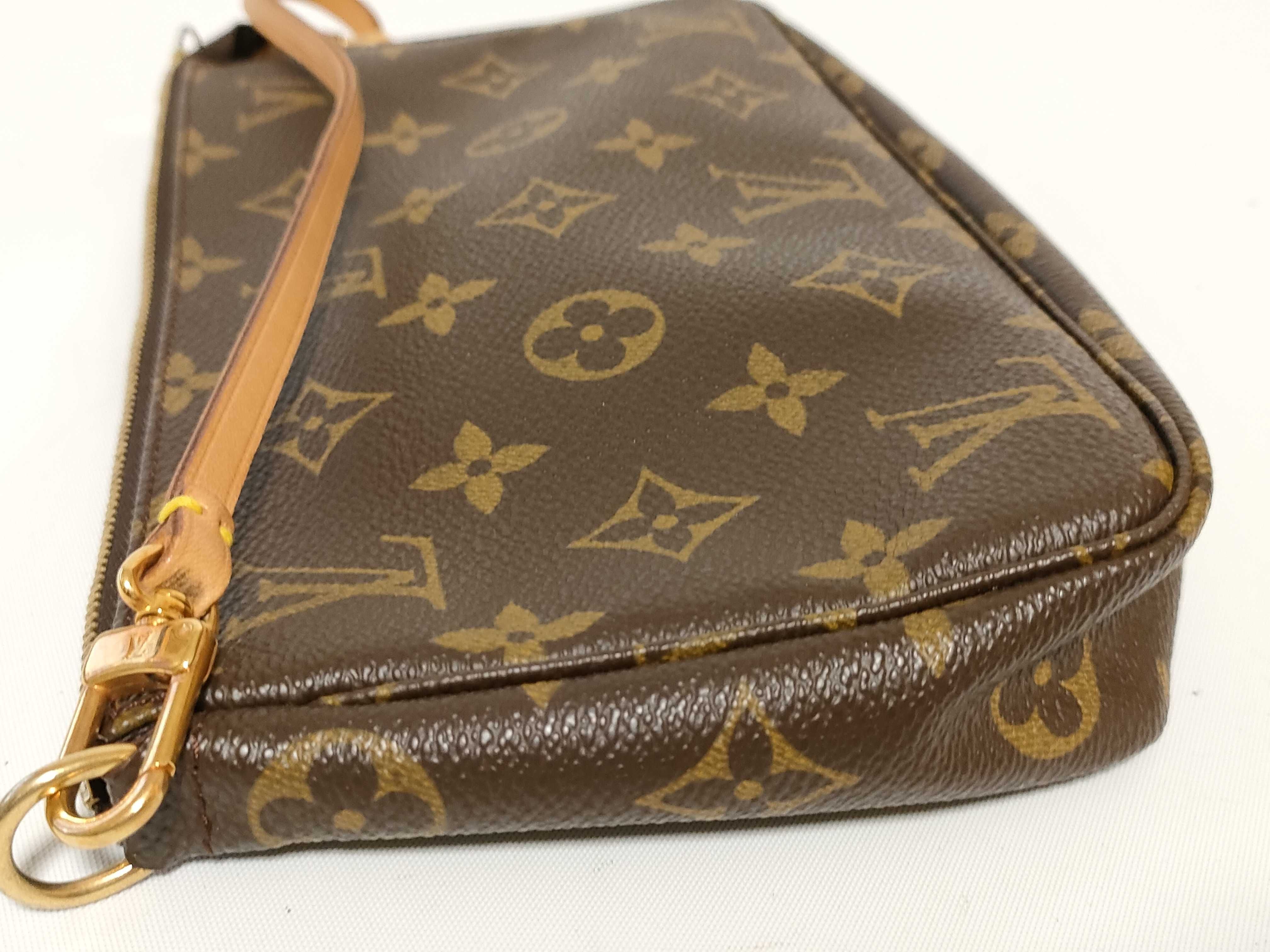 Monogram Accessoires Pouch — view 13